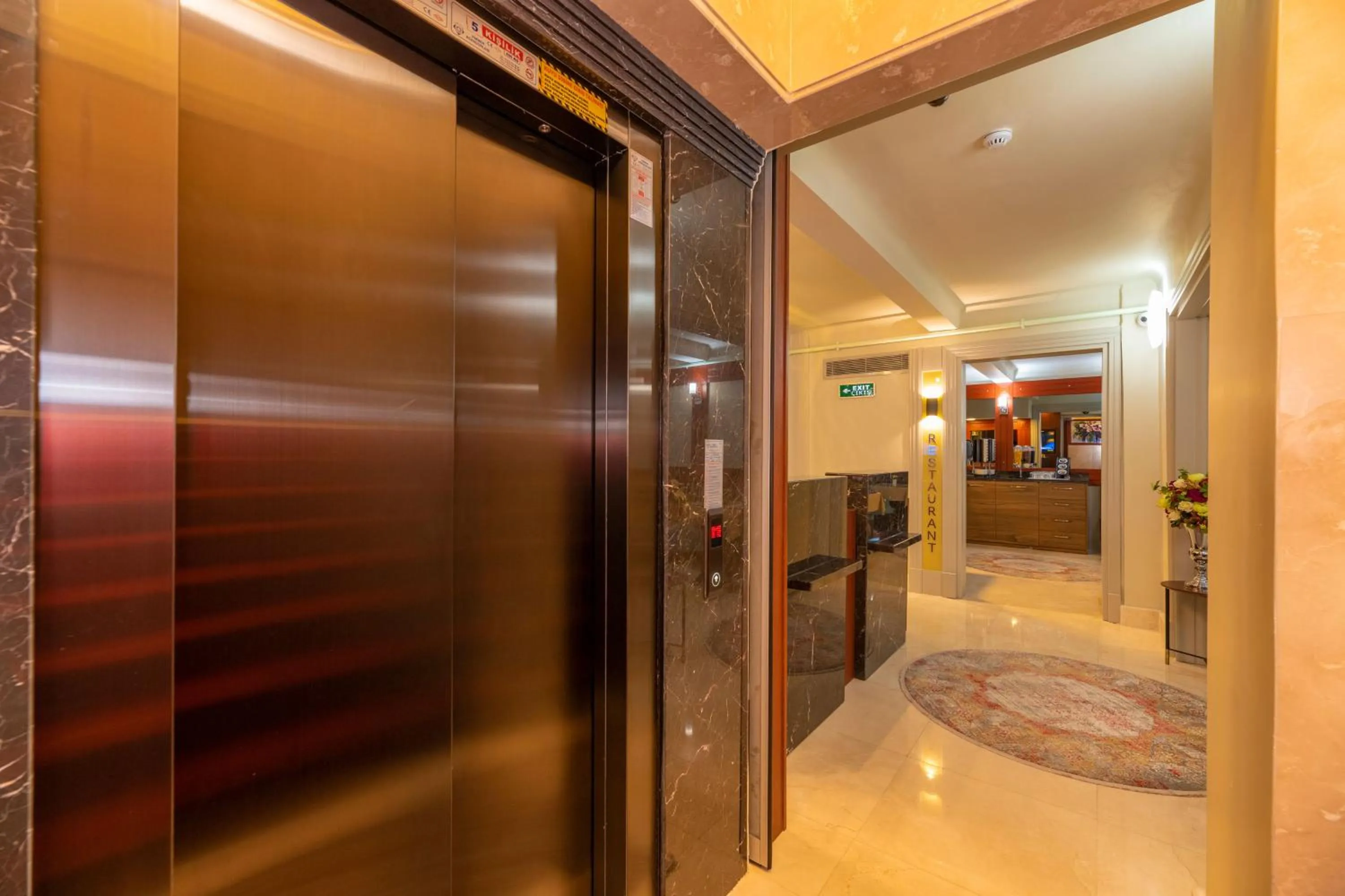 Property building in Blue Gilroy Hotel