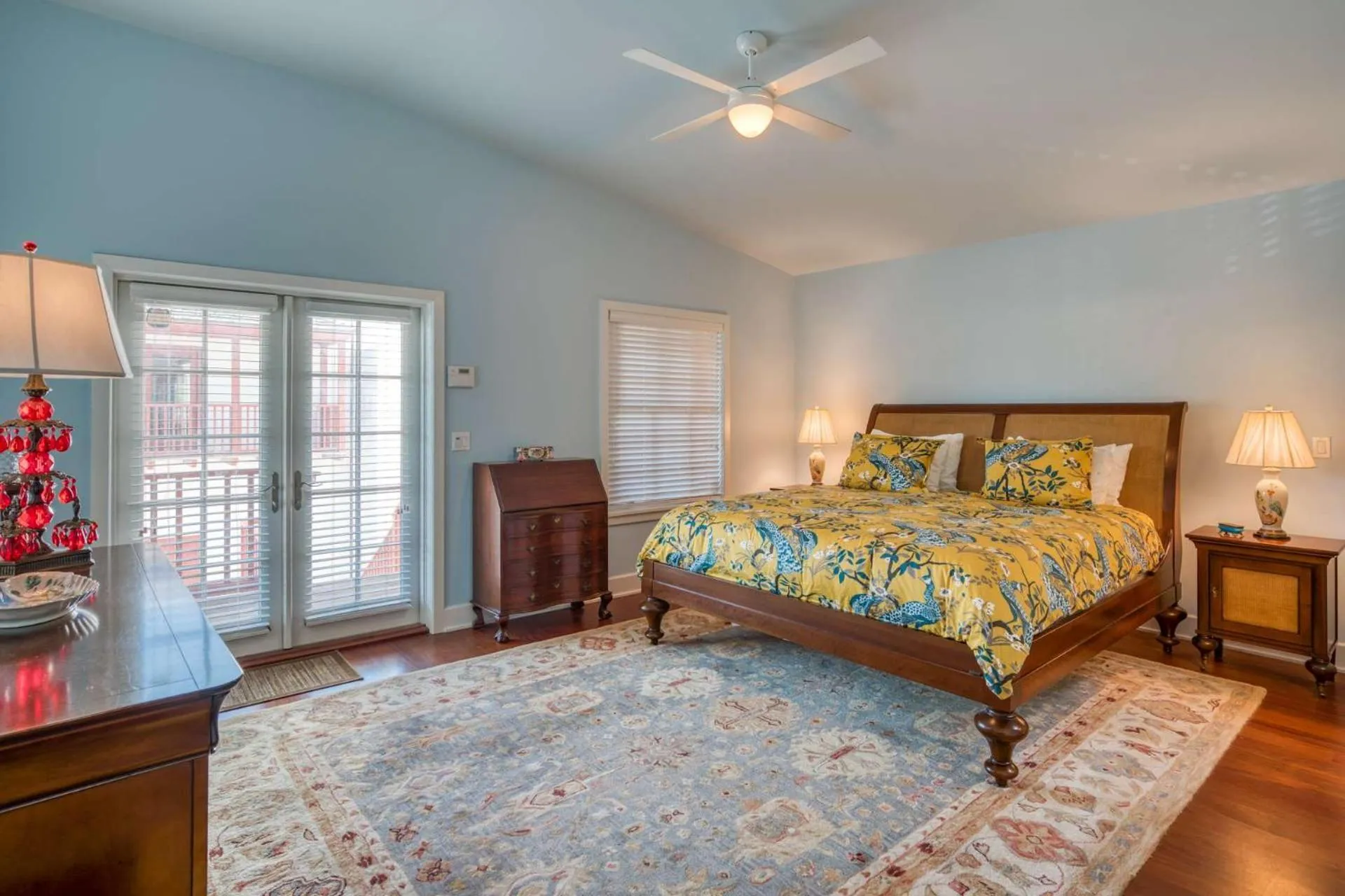 Bed in 110 St. George Street