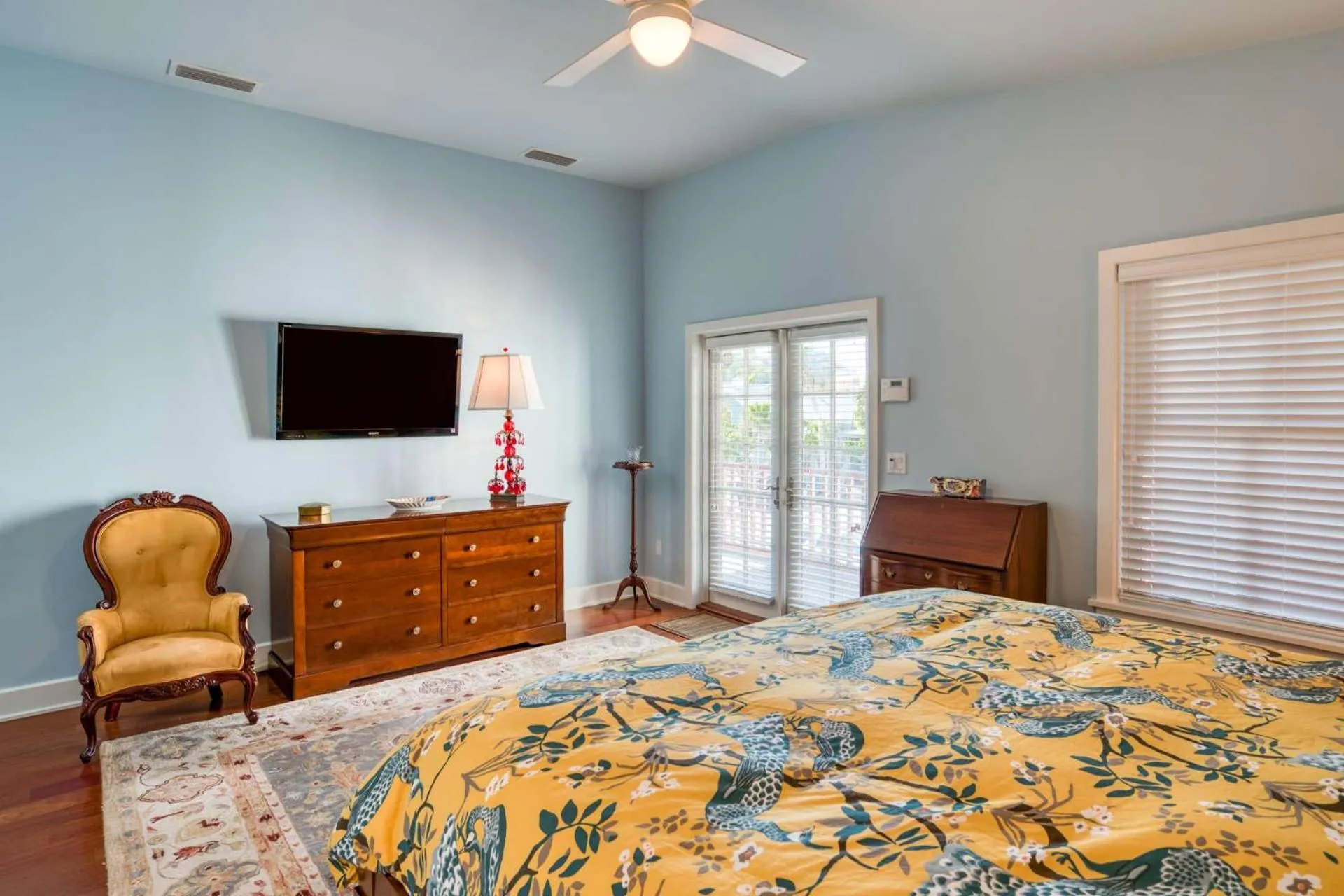 Bed in 110 St. George Street