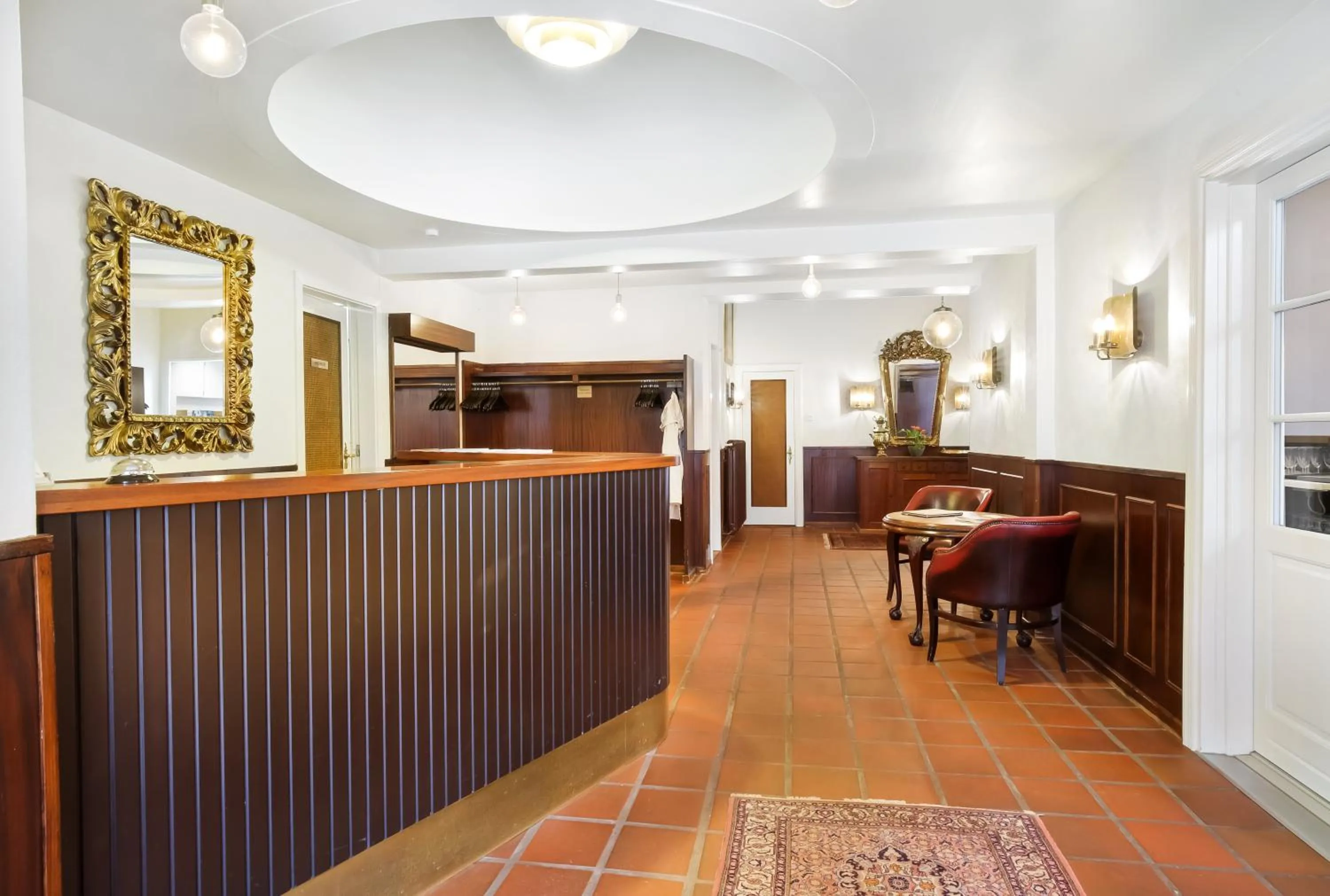 Lobby or reception in Den Gamle Kro Hornslet