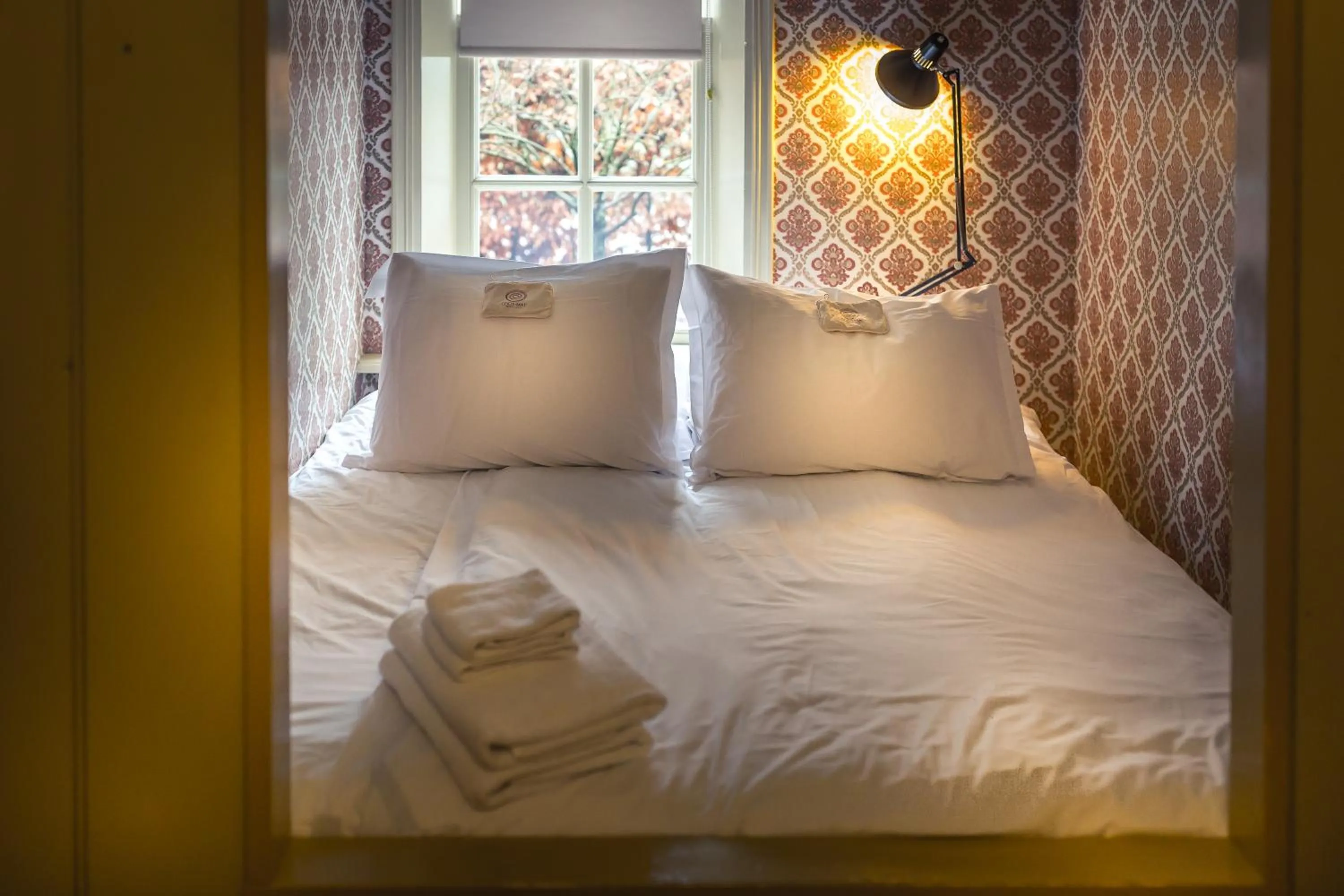 Bed in Het Spijkerhuys