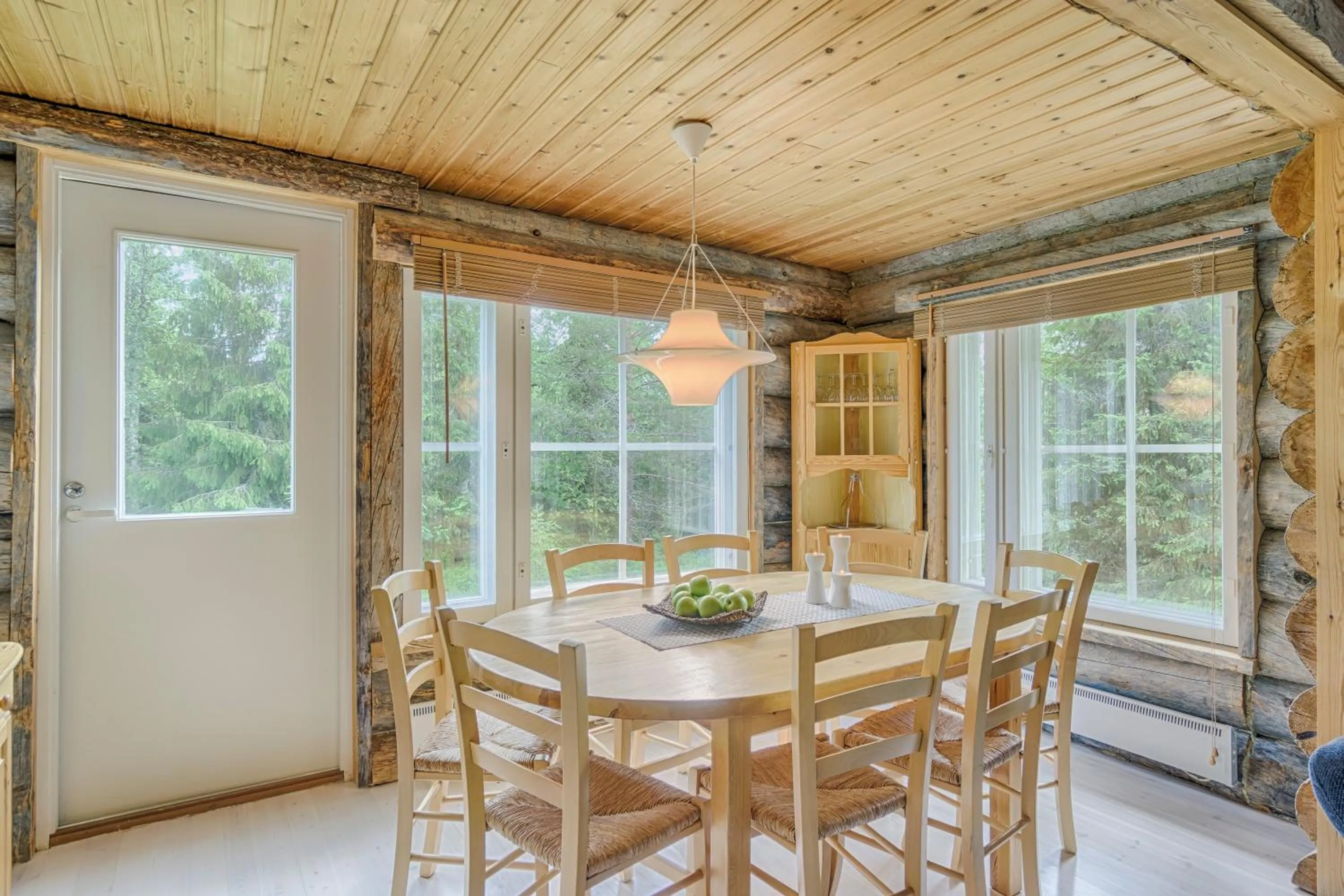 Dining area in Iisakki Village