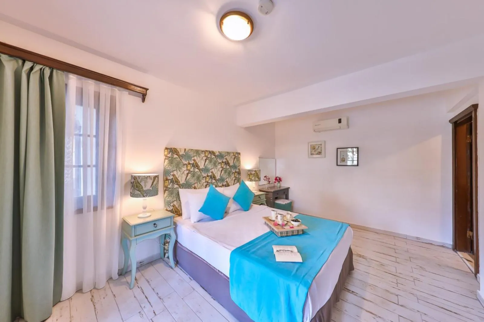 Photo of the whole room, Bed in Mare Garden Hotel