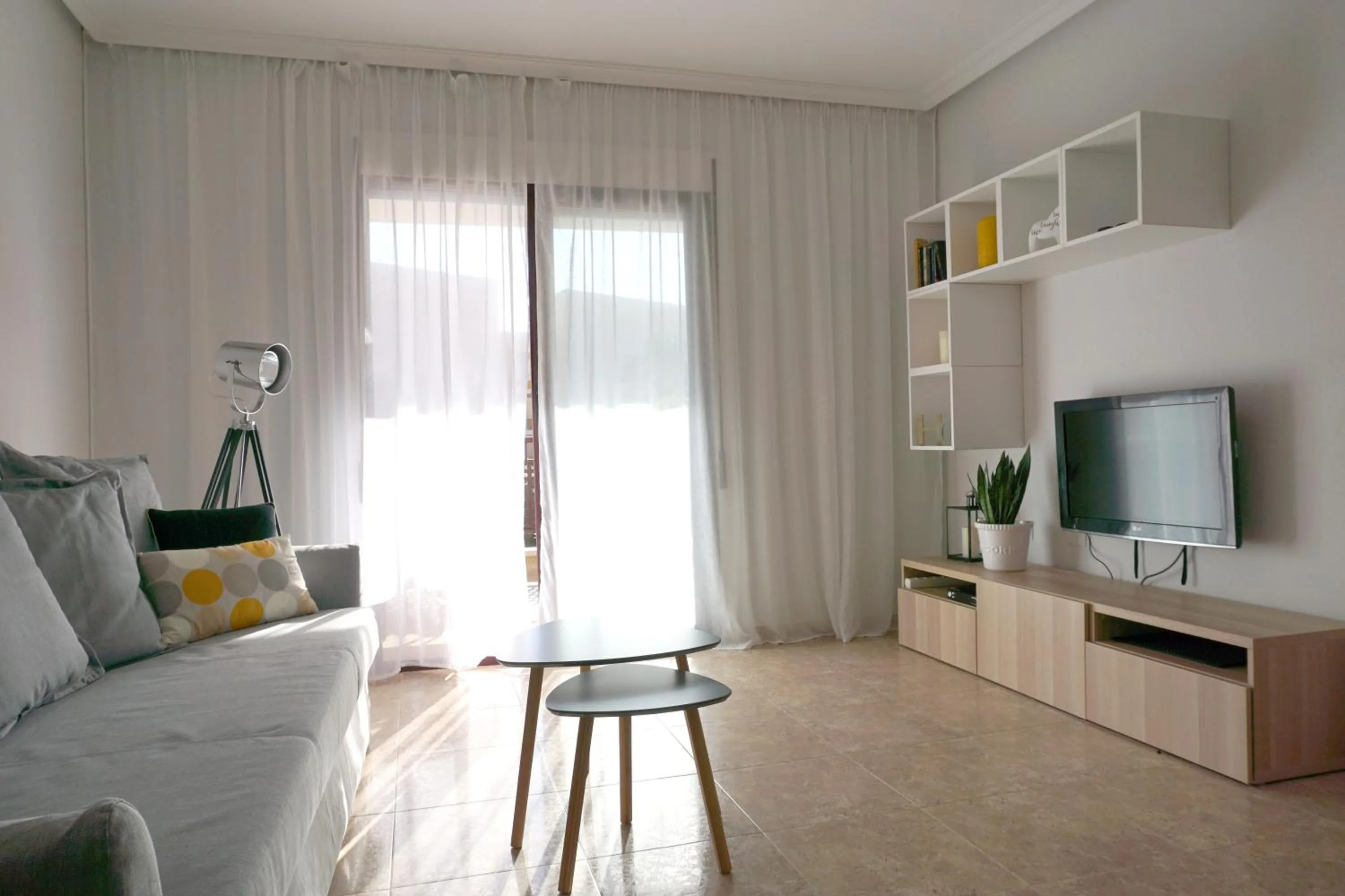 Living room in COSTA MARINA - Cabo Roig - Vista a piscina