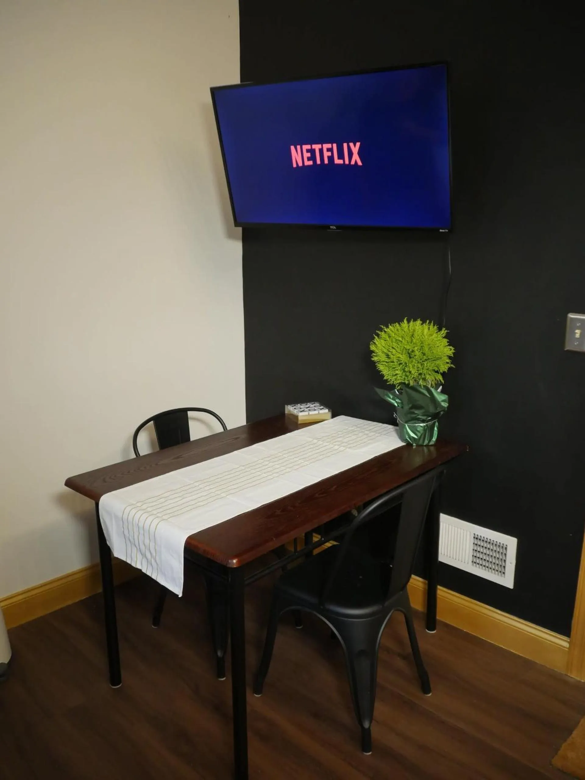 TV and multimedia in Stay Pittsburgh