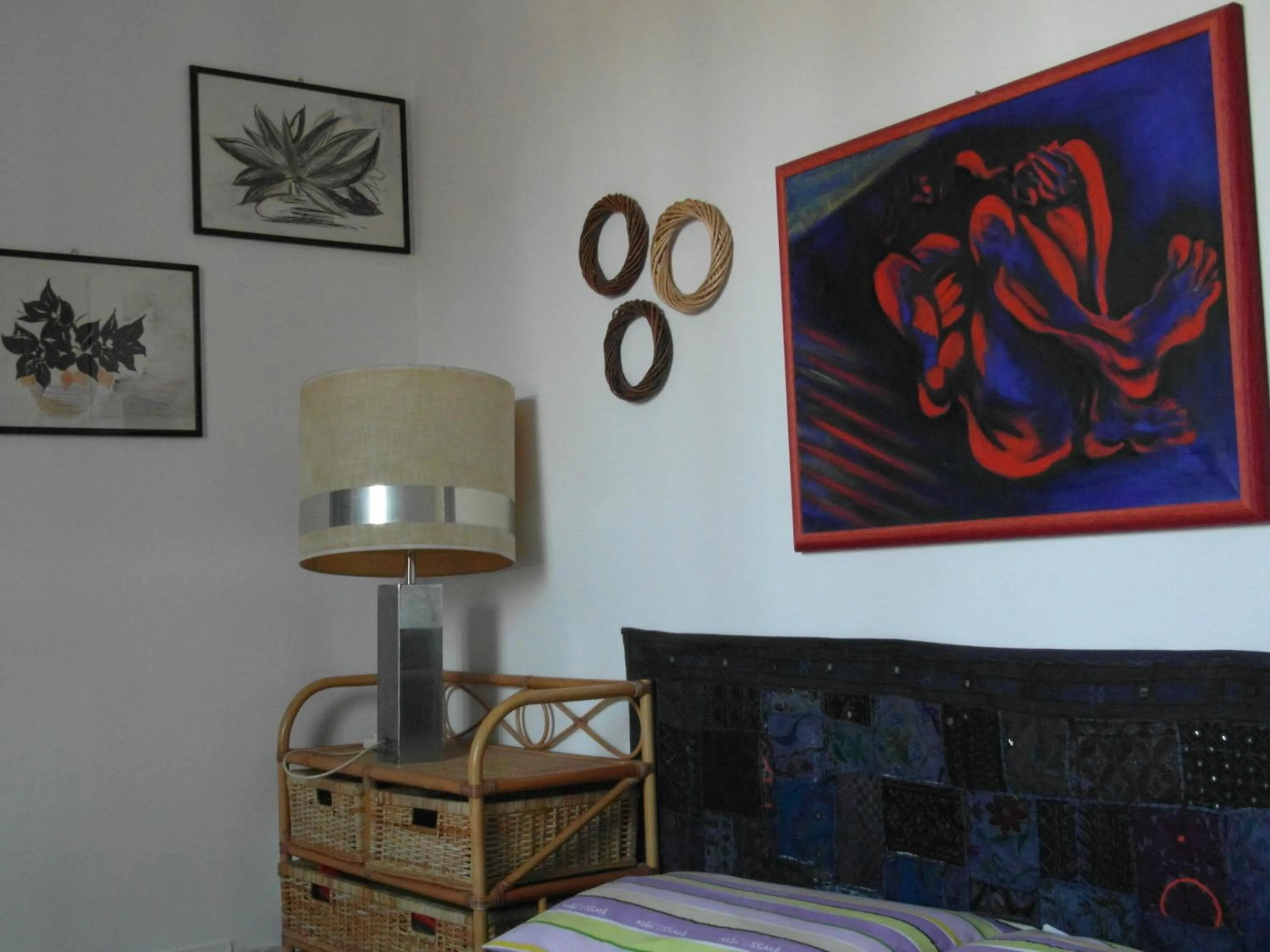 Decorative detail, Bed in Abitazione Pigneto B&B