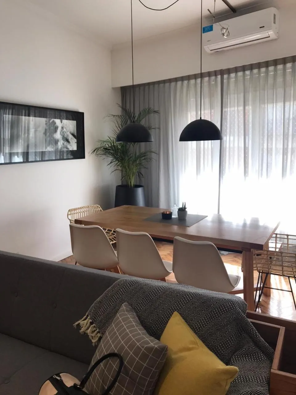 Dining area in Palermo Apart By Zafiro