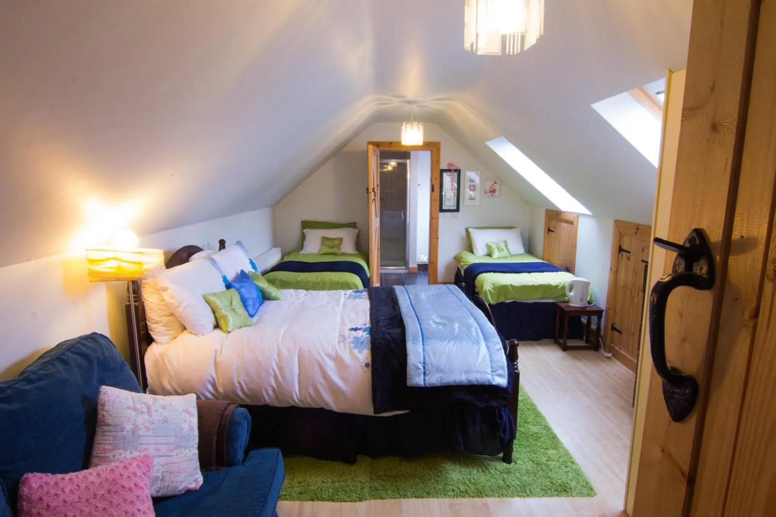 Bedroom, Bed in The Thatched Cottage B&B