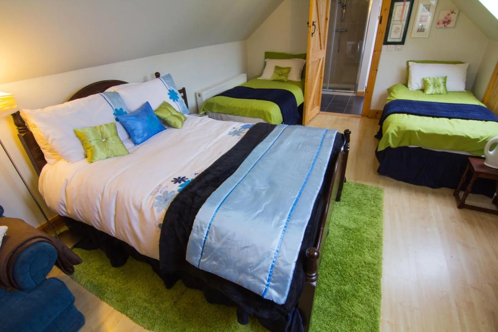 Bedroom, Bed in The Thatched Cottage B&B