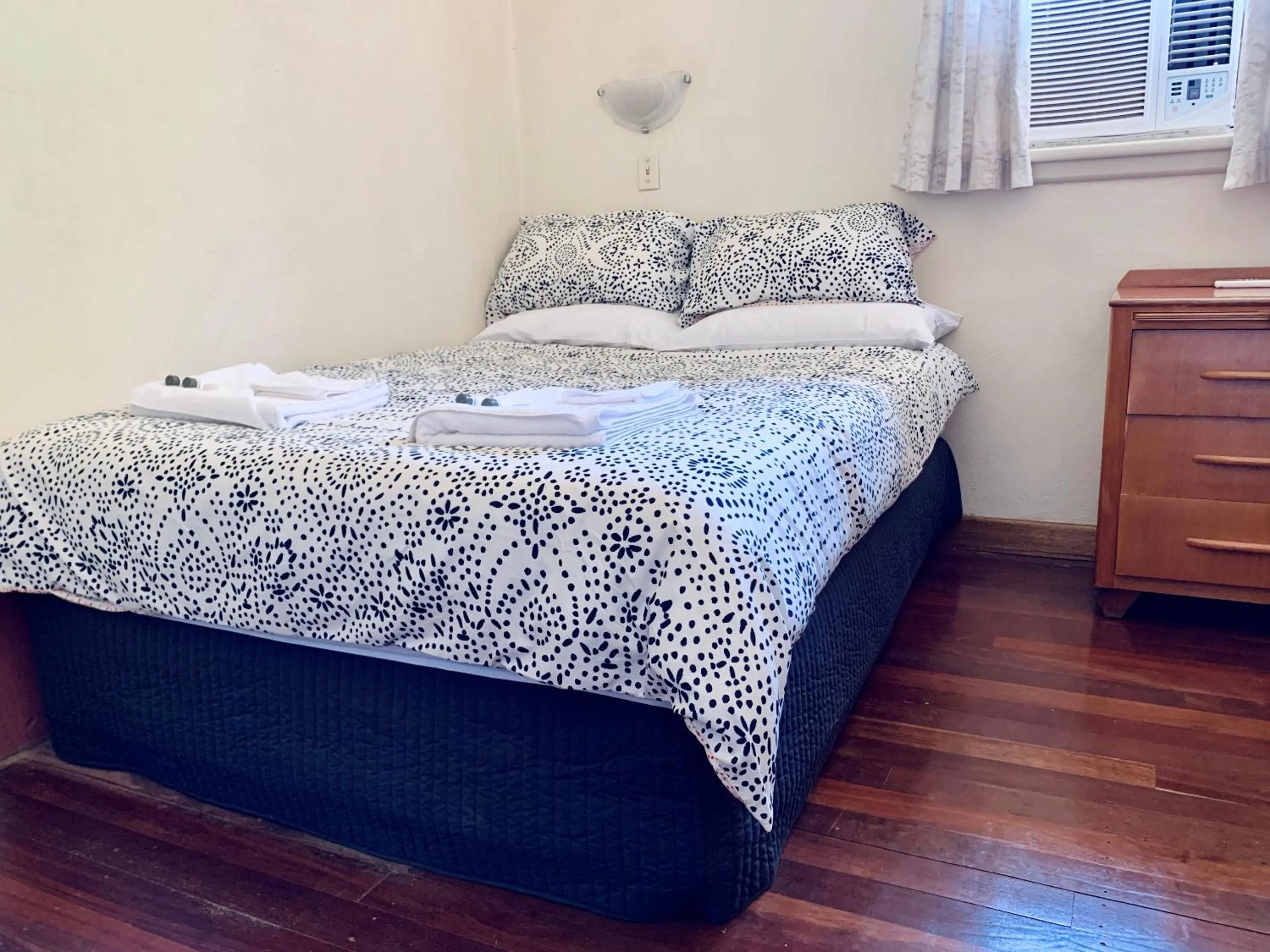 Bed in Coonalpyn Hotel