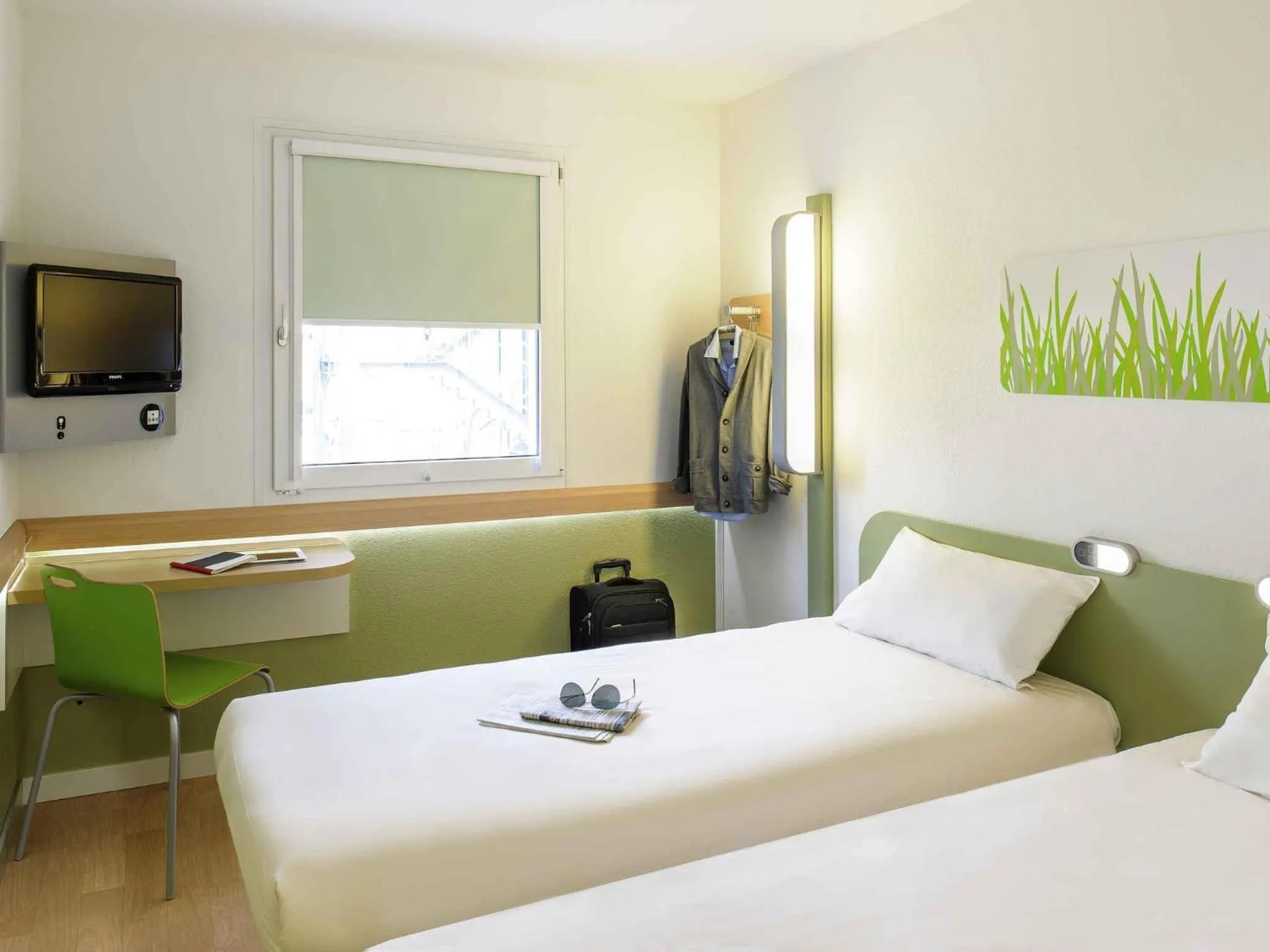 Bedroom, Bed in ibis budget Lyon Sud St Genis Laval
