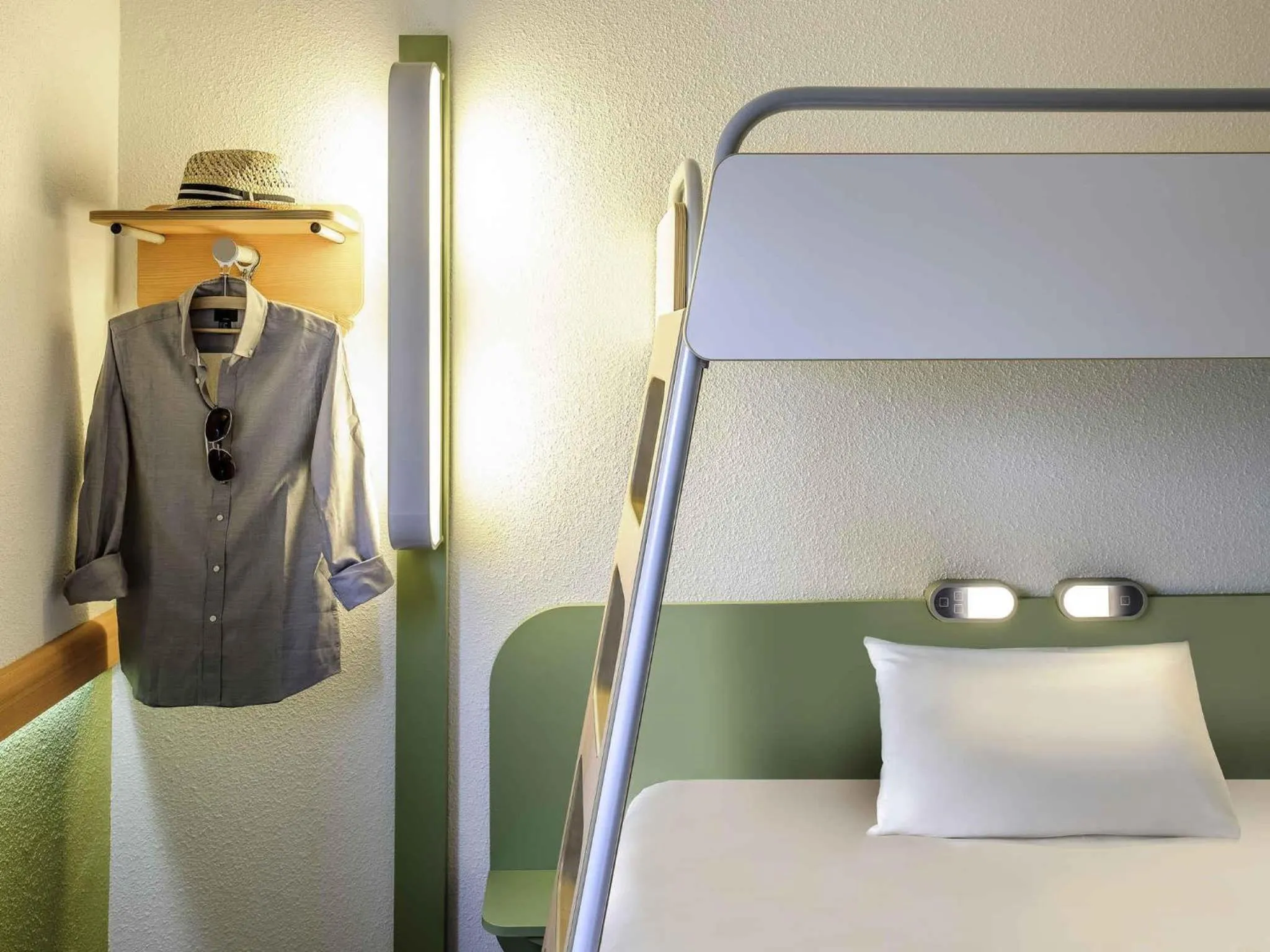 Bedroom, Bed in ibis budget Lyon Sud St Genis Laval