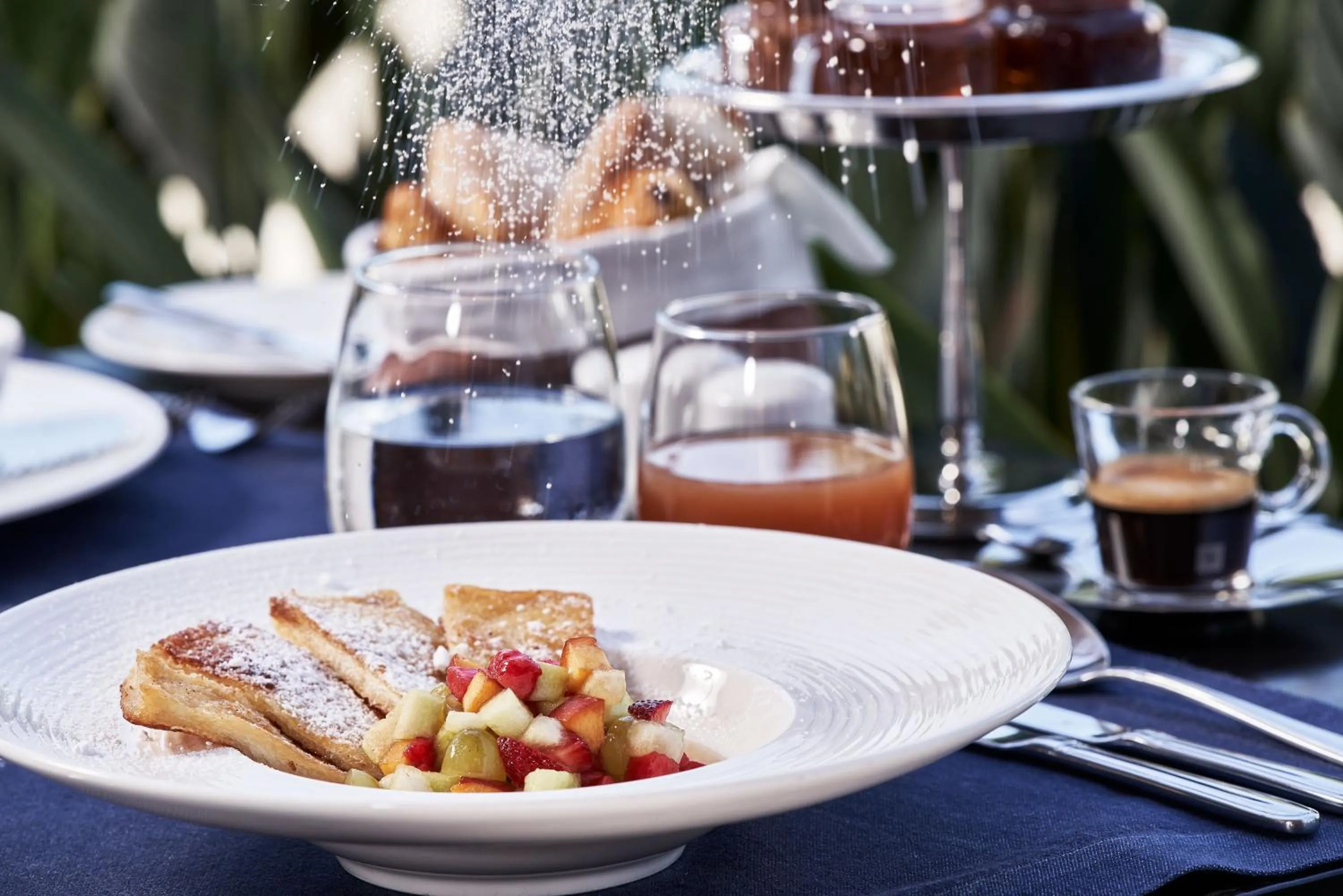 Restaurant/places to eat in Bellevue On The Beach Suites