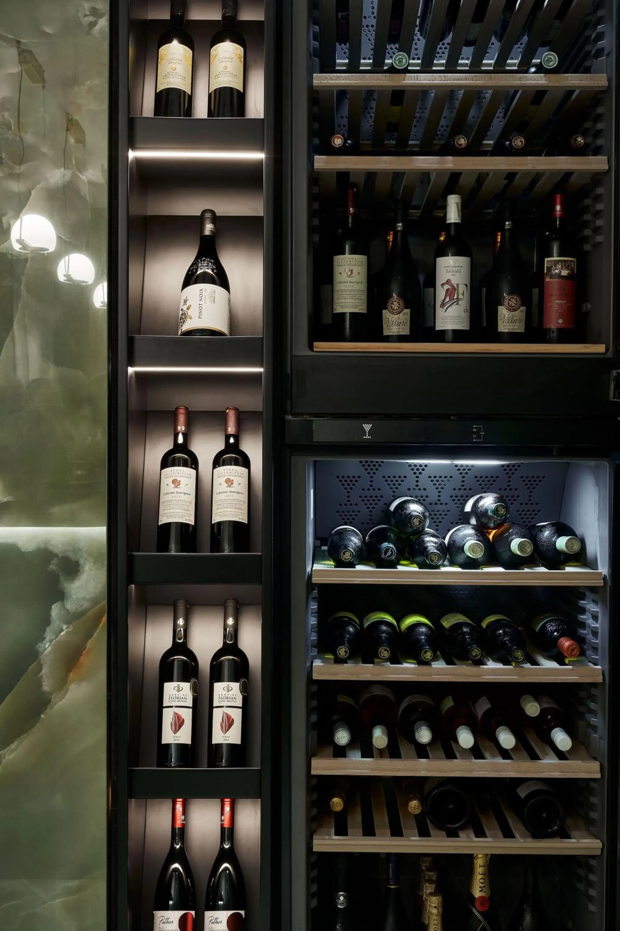 Alcoholic drinks in Bellevue On The Beach Suites