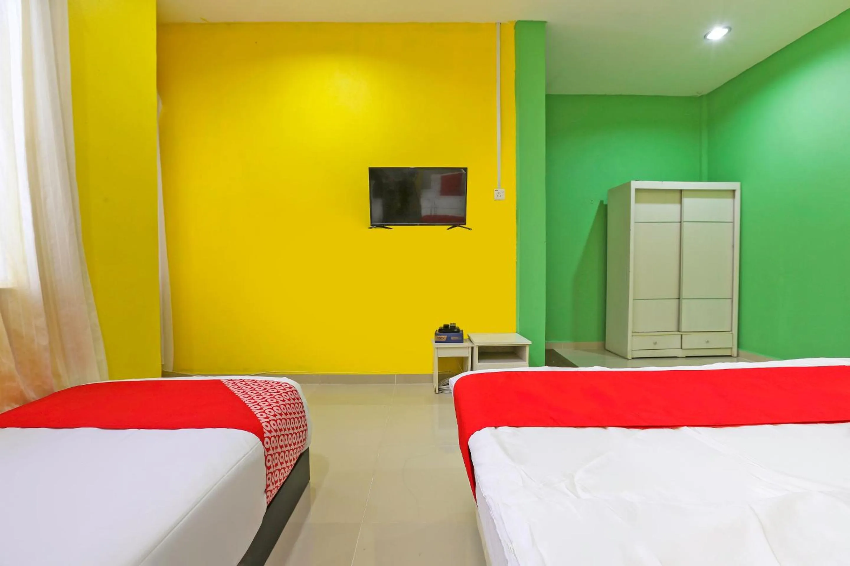 Bedroom, Bed in OYO 89933 Nun Hotel