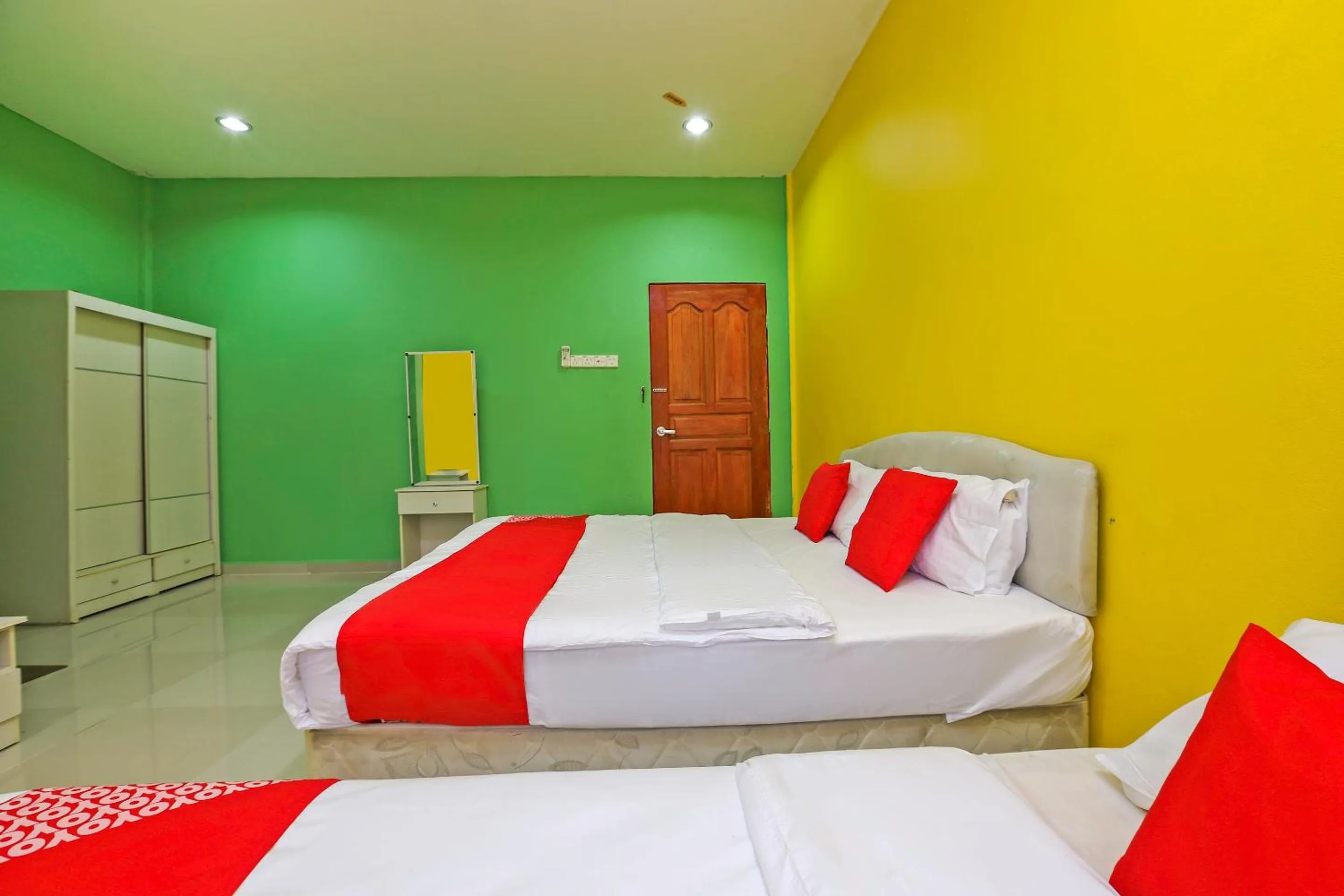 Bedroom, Bed in OYO 89933 Nun Hotel