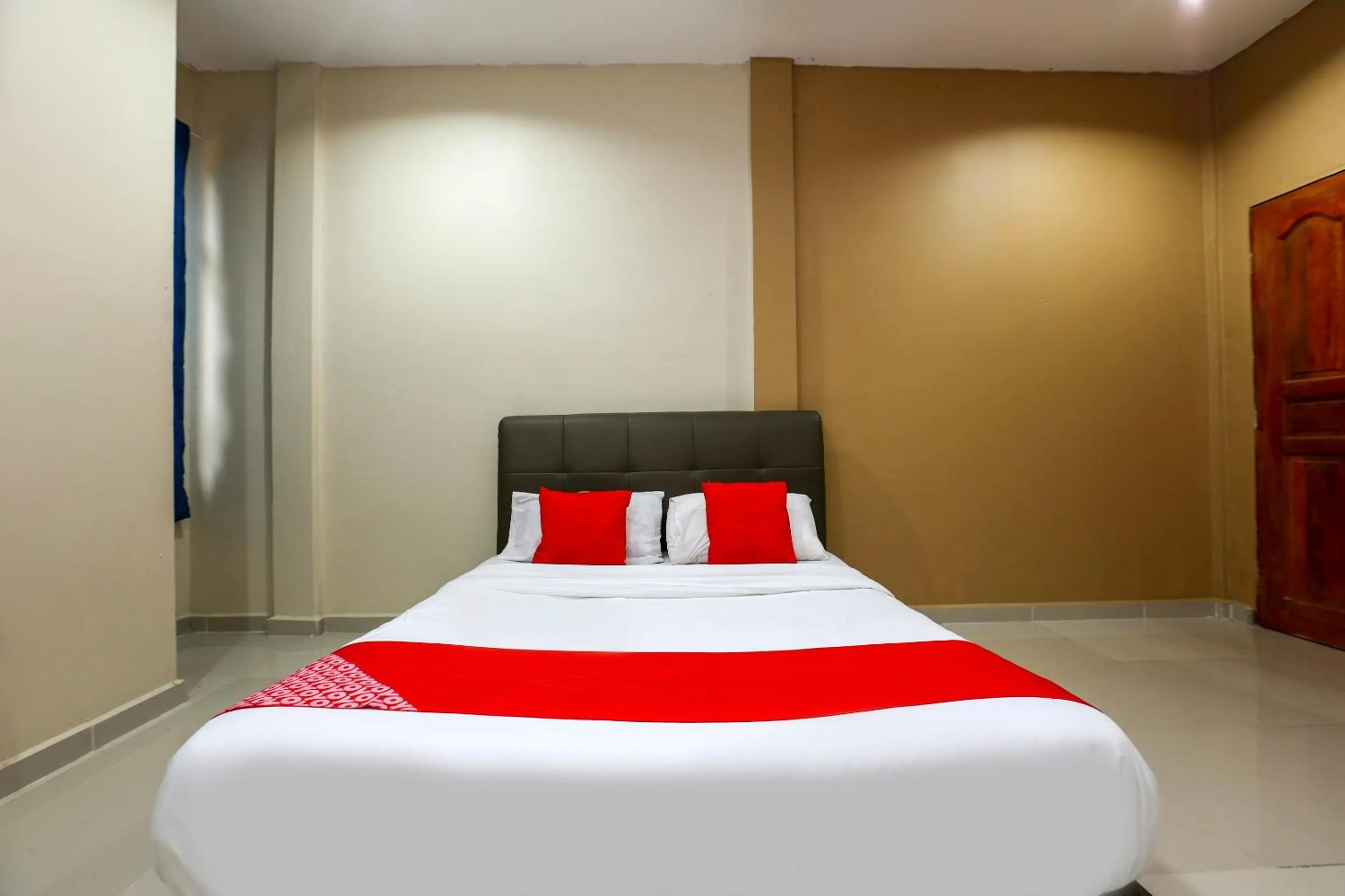 Bedroom, Bed in OYO 89933 Nun Hotel