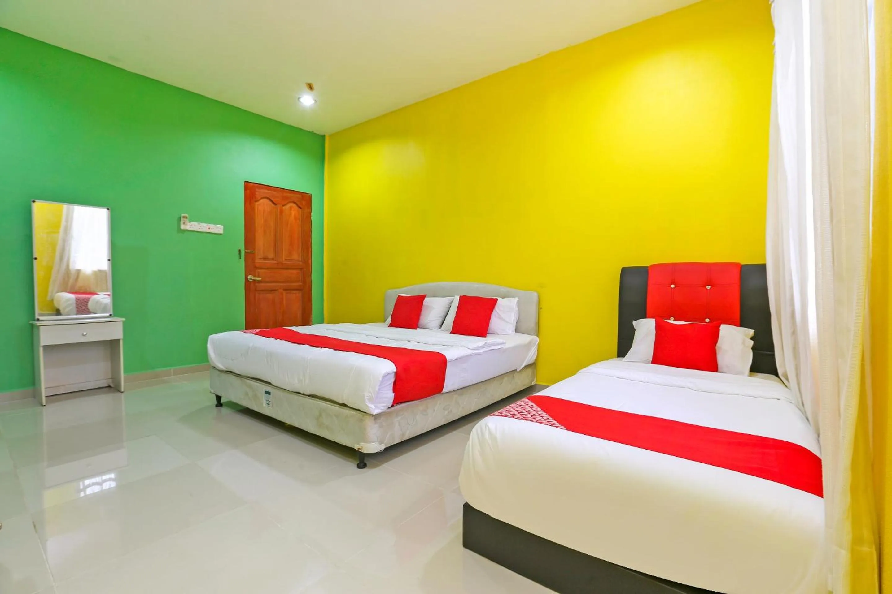 Bedroom, Bed in OYO 89933 Nun Hotel