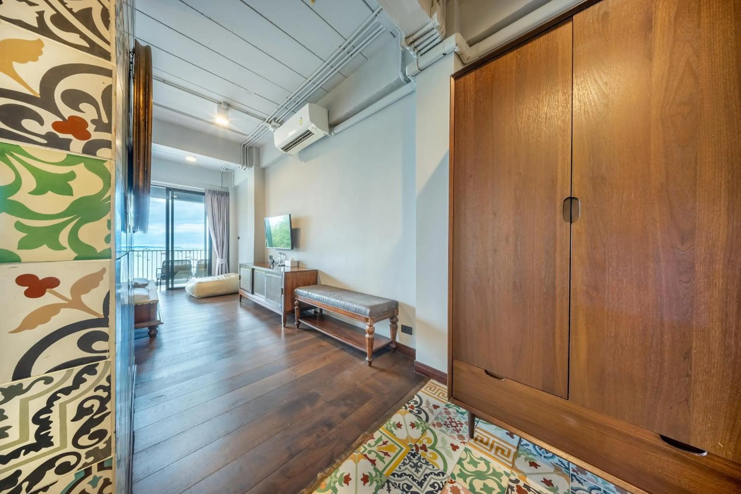 Photo of the whole room, Bed in SHIN Arch39 Phuket Beach Front - SHA Plus