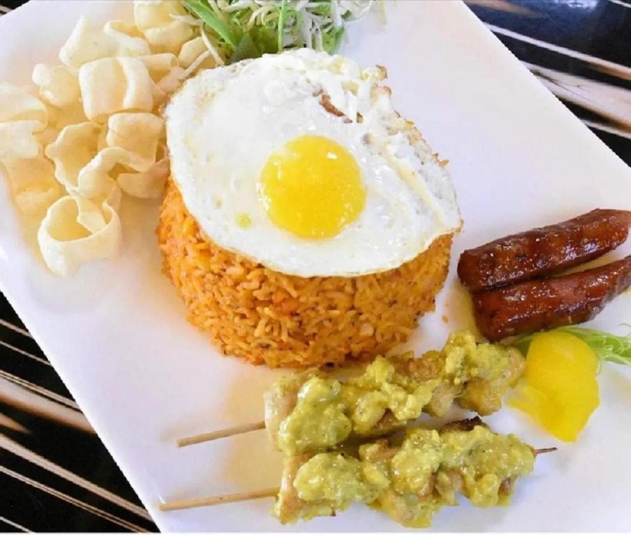 Restaurant/places to eat in Crown Beach Villas -Private Beach