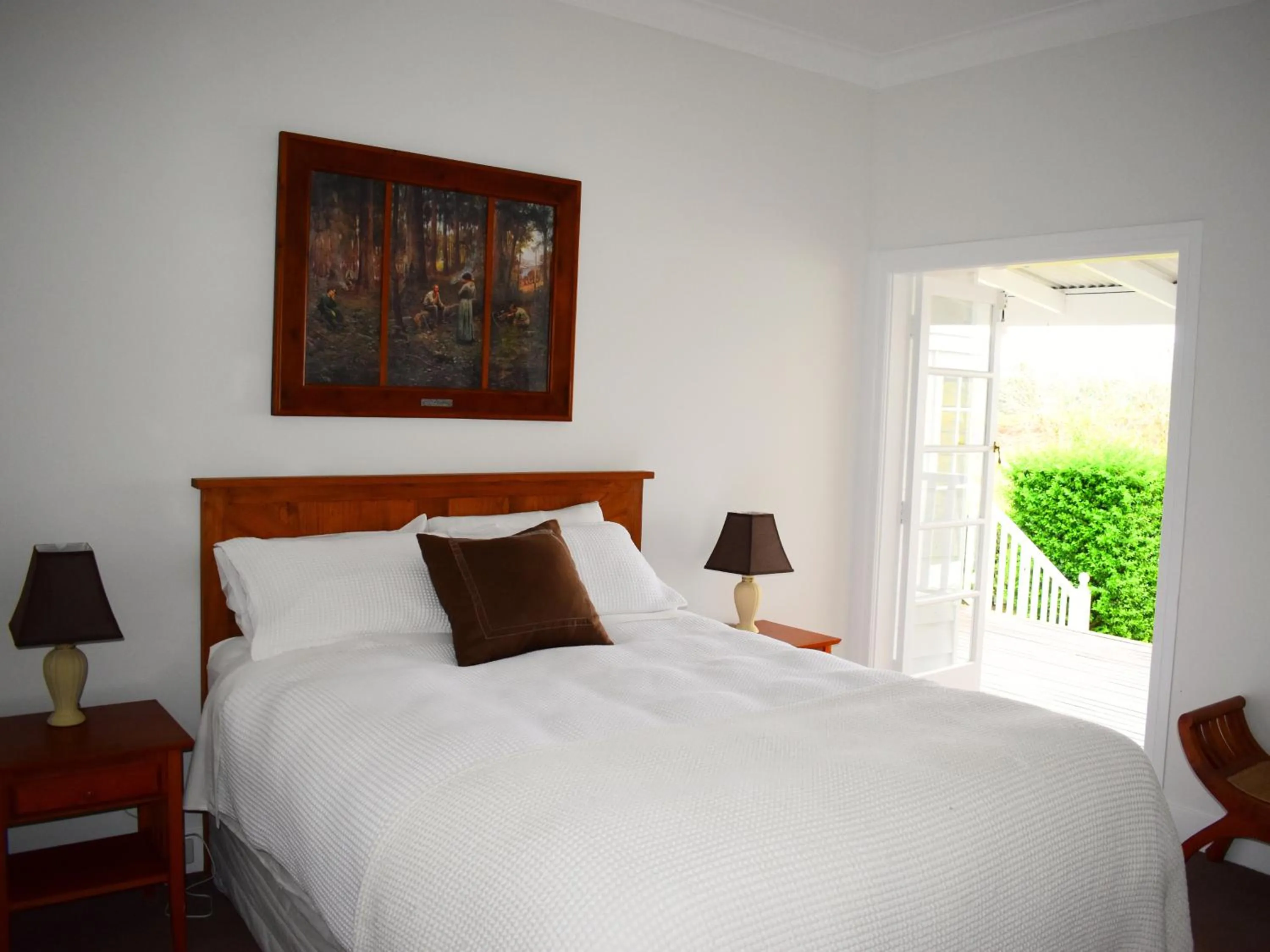 Bed in Maleny Homestead & Cottage