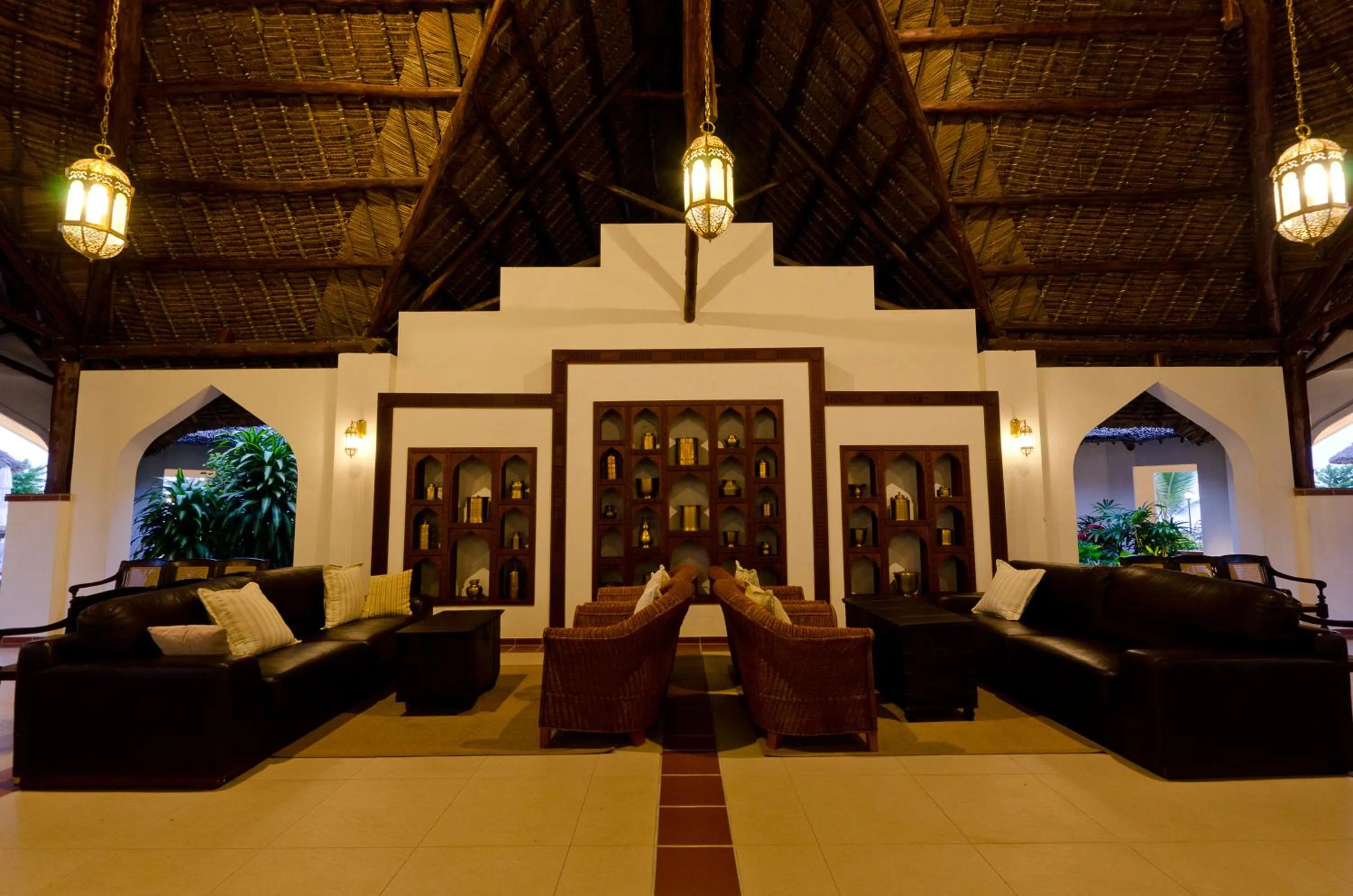 Lounge or bar in Sea Cliff Resort & Spa