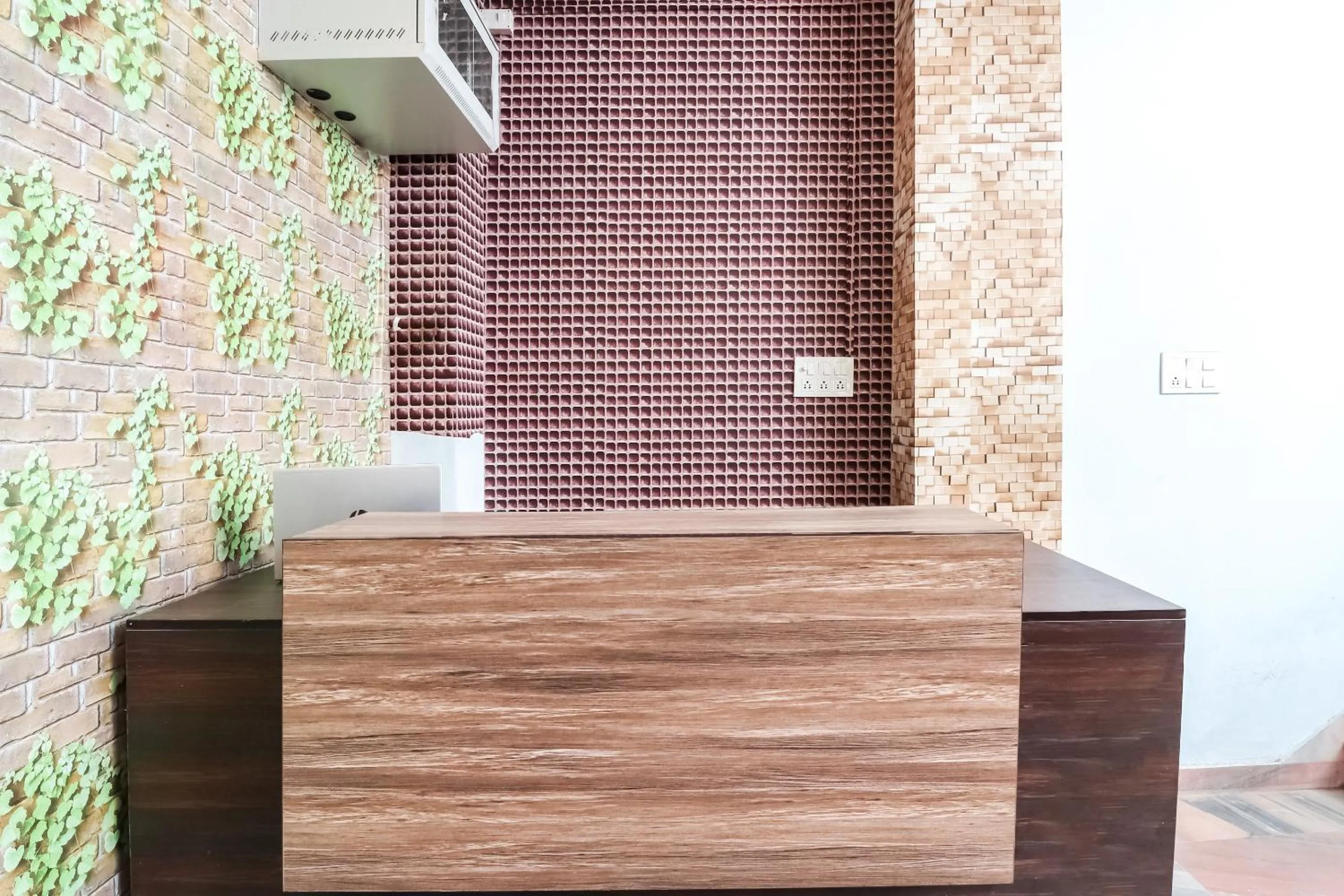 Lobby or reception in Hotel O The Velvet Chinhat Tiraha