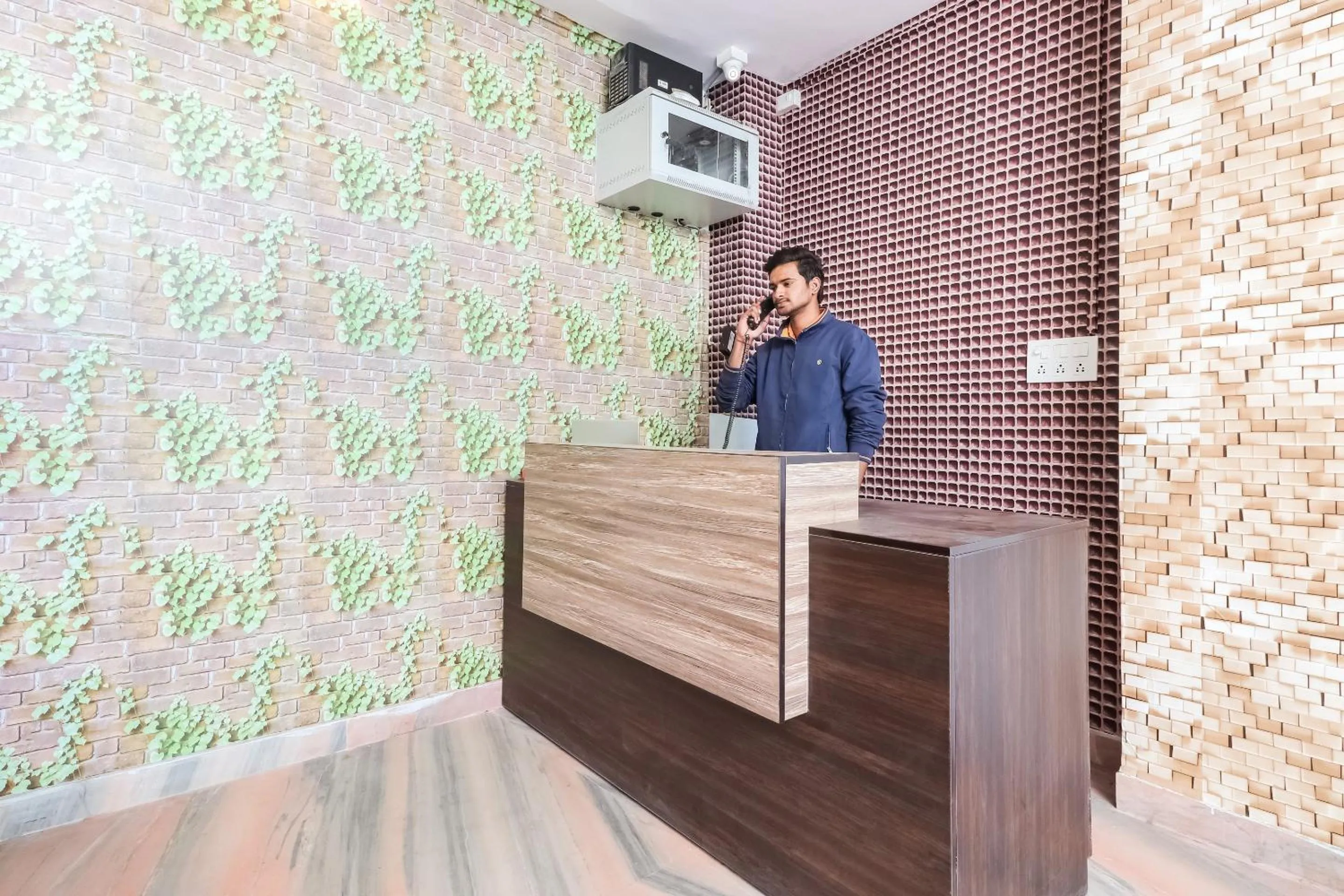 Lobby or reception in Hotel O The Velvet Chinhat Tiraha