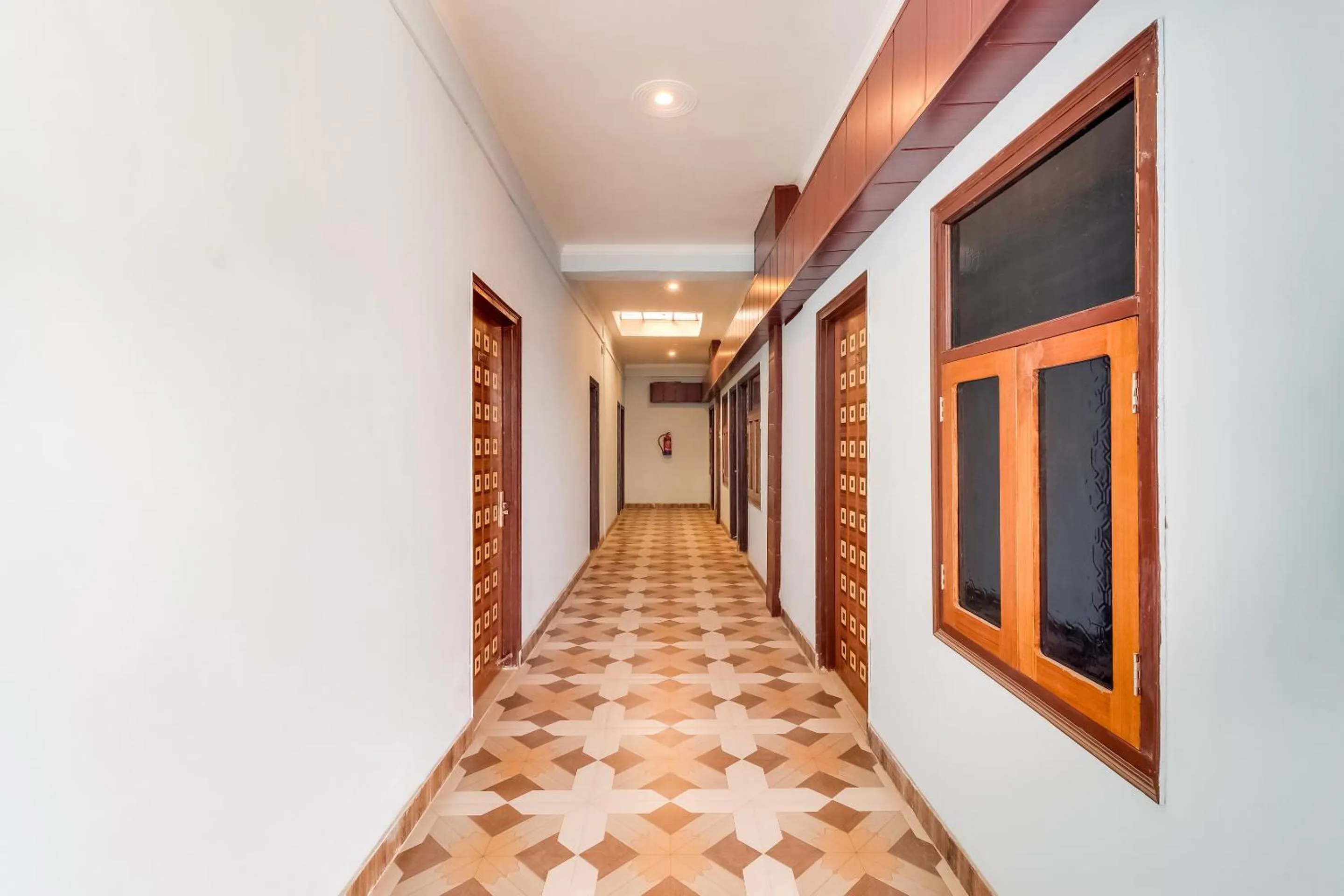 Lobby or reception in Hotel O The Velvet Chinhat Tiraha