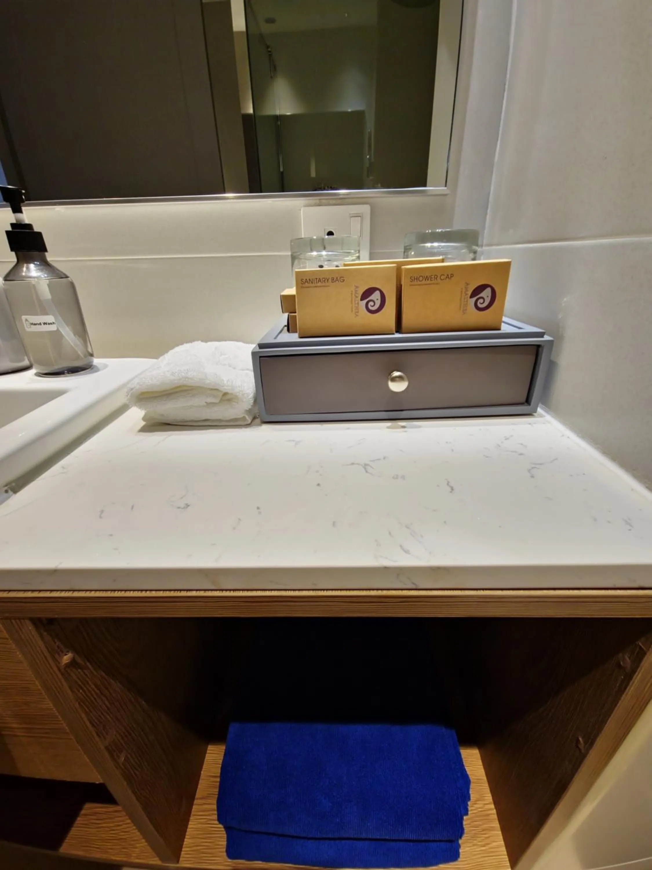 Bathroom in Zo Amalthea Hotel