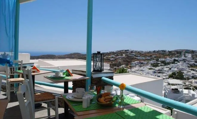 Dining area in Kampos Home