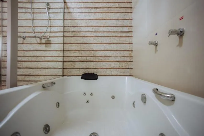 Bath in Hotel Fazenda Vale Amanhecer