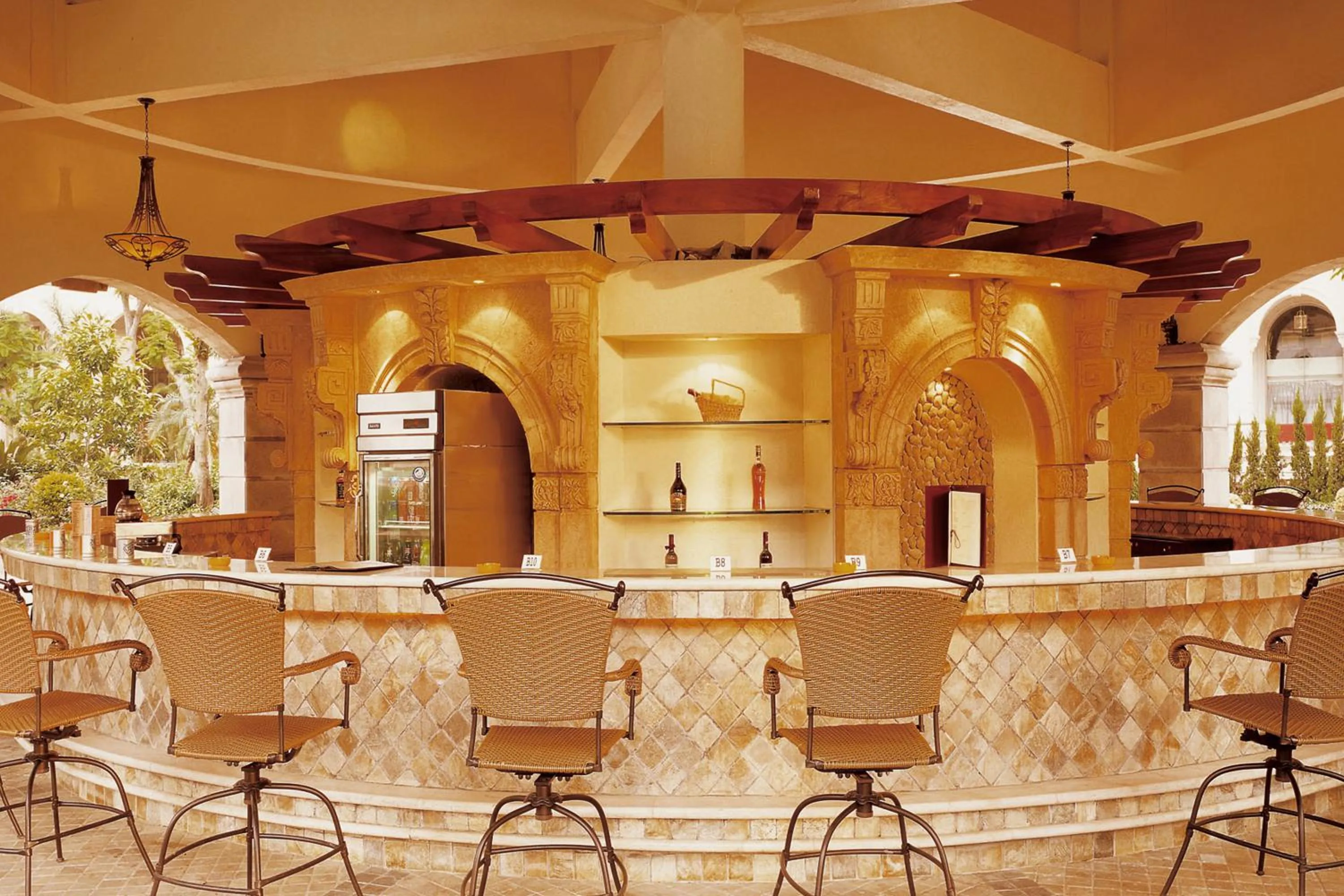 Lounge or bar in Guangzhou Phoenix City Hotel-Free Shuttle for Canton Fair 15th Oct to 5th Nov