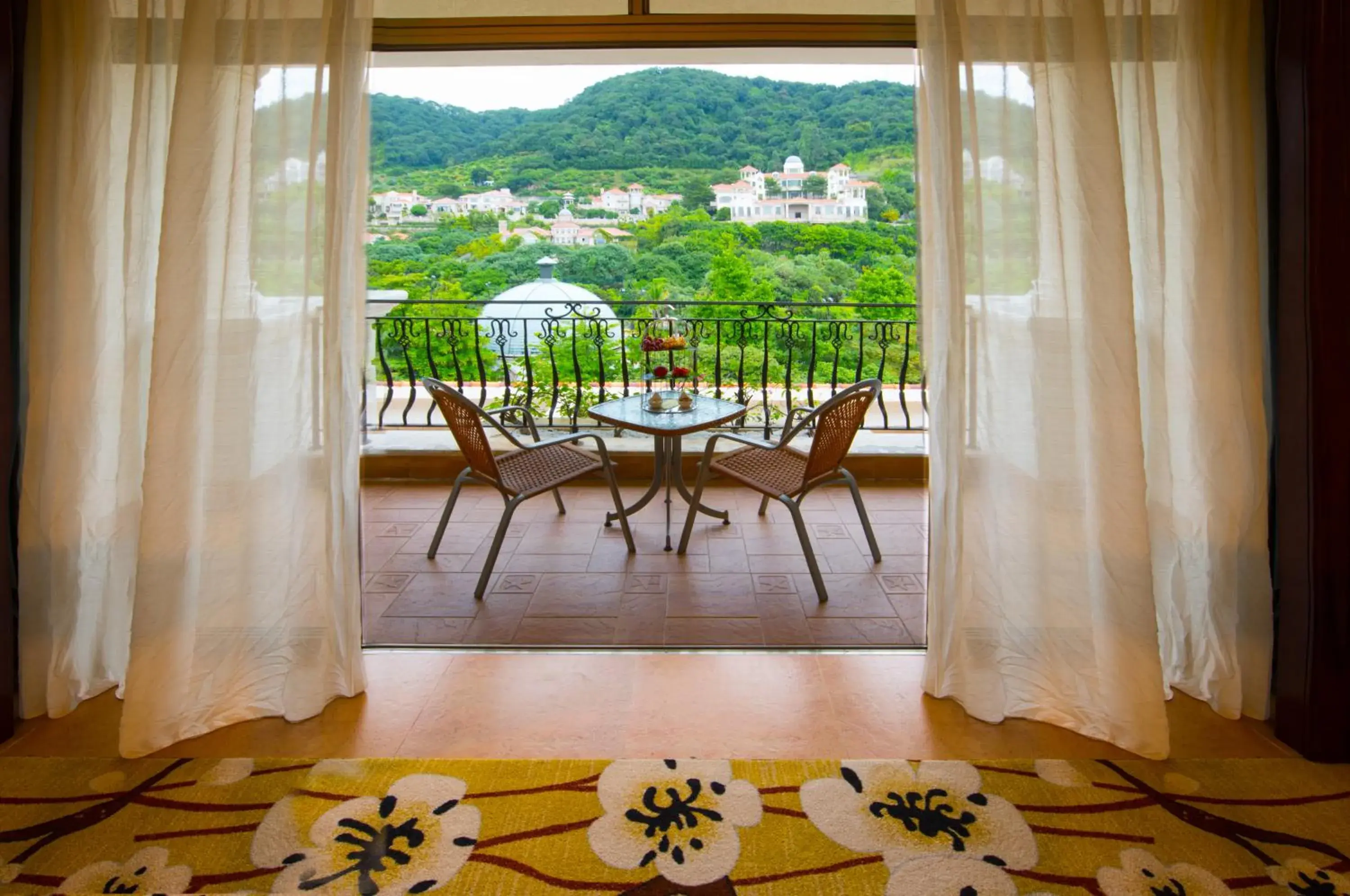 Superior Twin Room in Guangzhou Phoenix City Hotel-Free Shuttle for Canton Fair 15th Oct to 5th Nov Superior Twin Room in Guangzhou Phoenix City Hotel-Free Shuttle for Canton Fair 15th Oct to 5th Nov