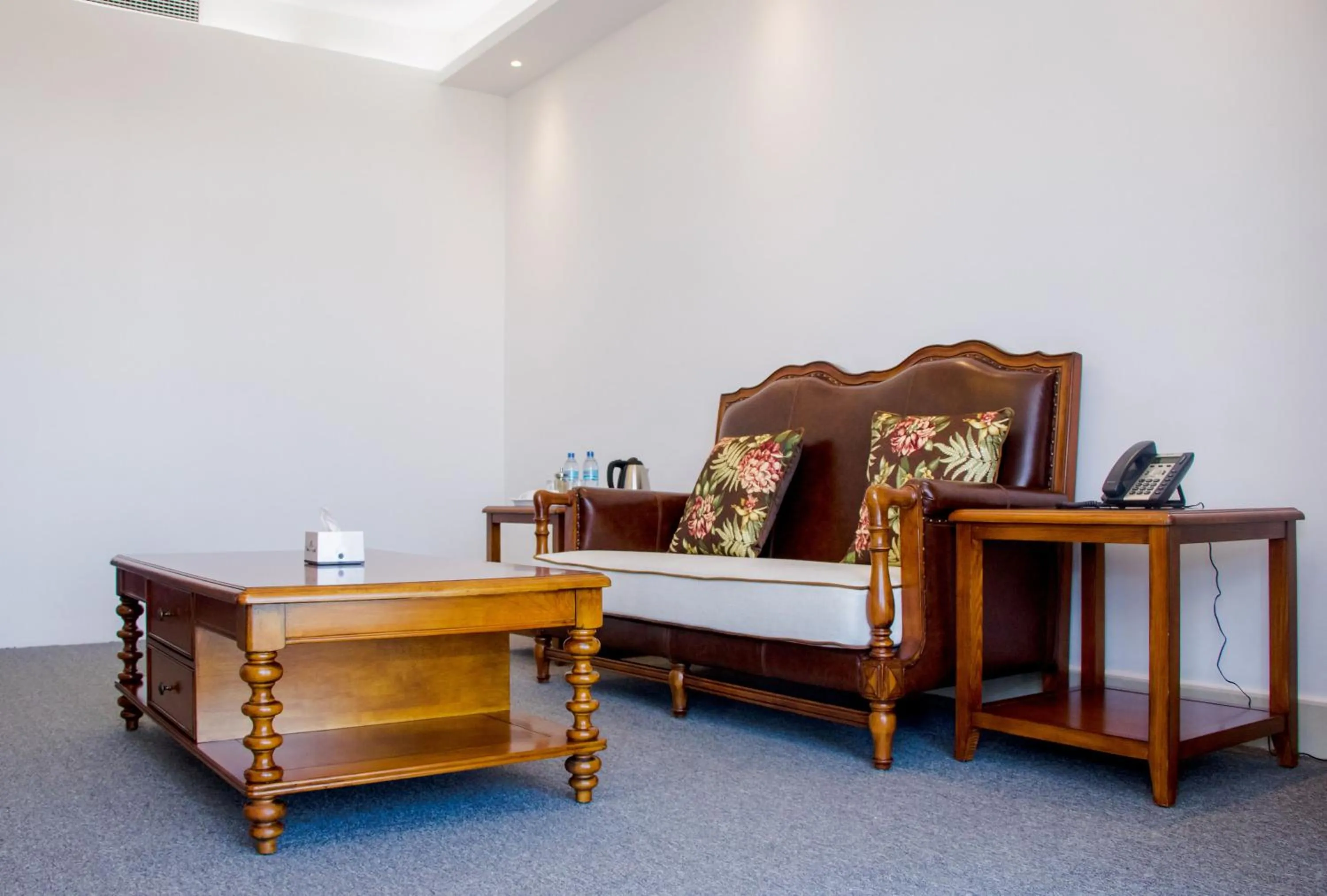 Living room in Lark Hotel