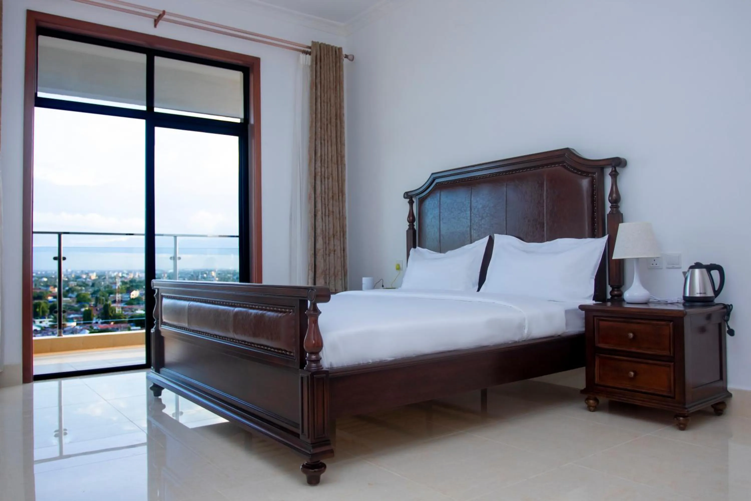 Photo of the whole room in Lark Hotel