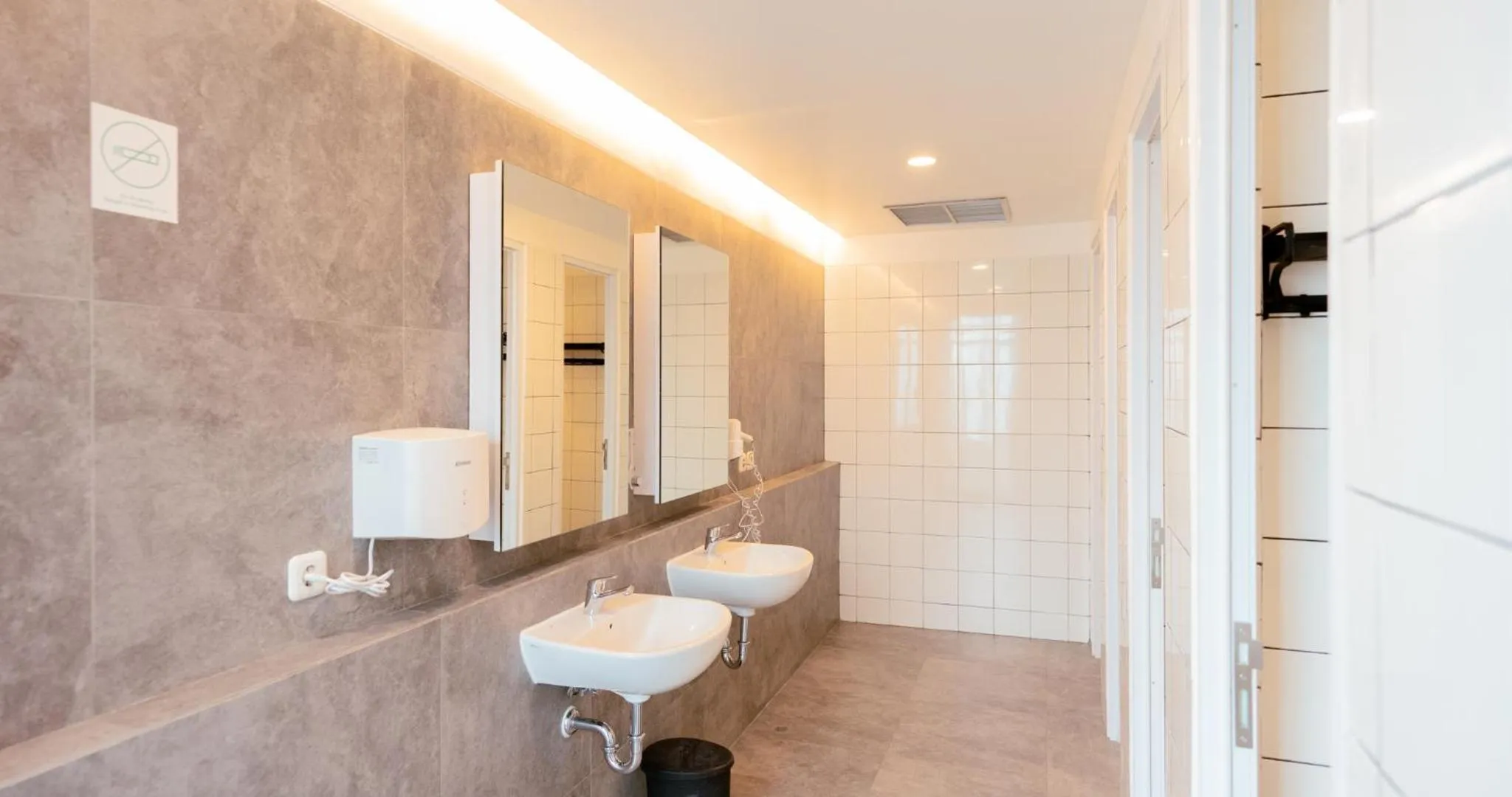 Bathroom in Bobopod Airport CBC, Tangerang