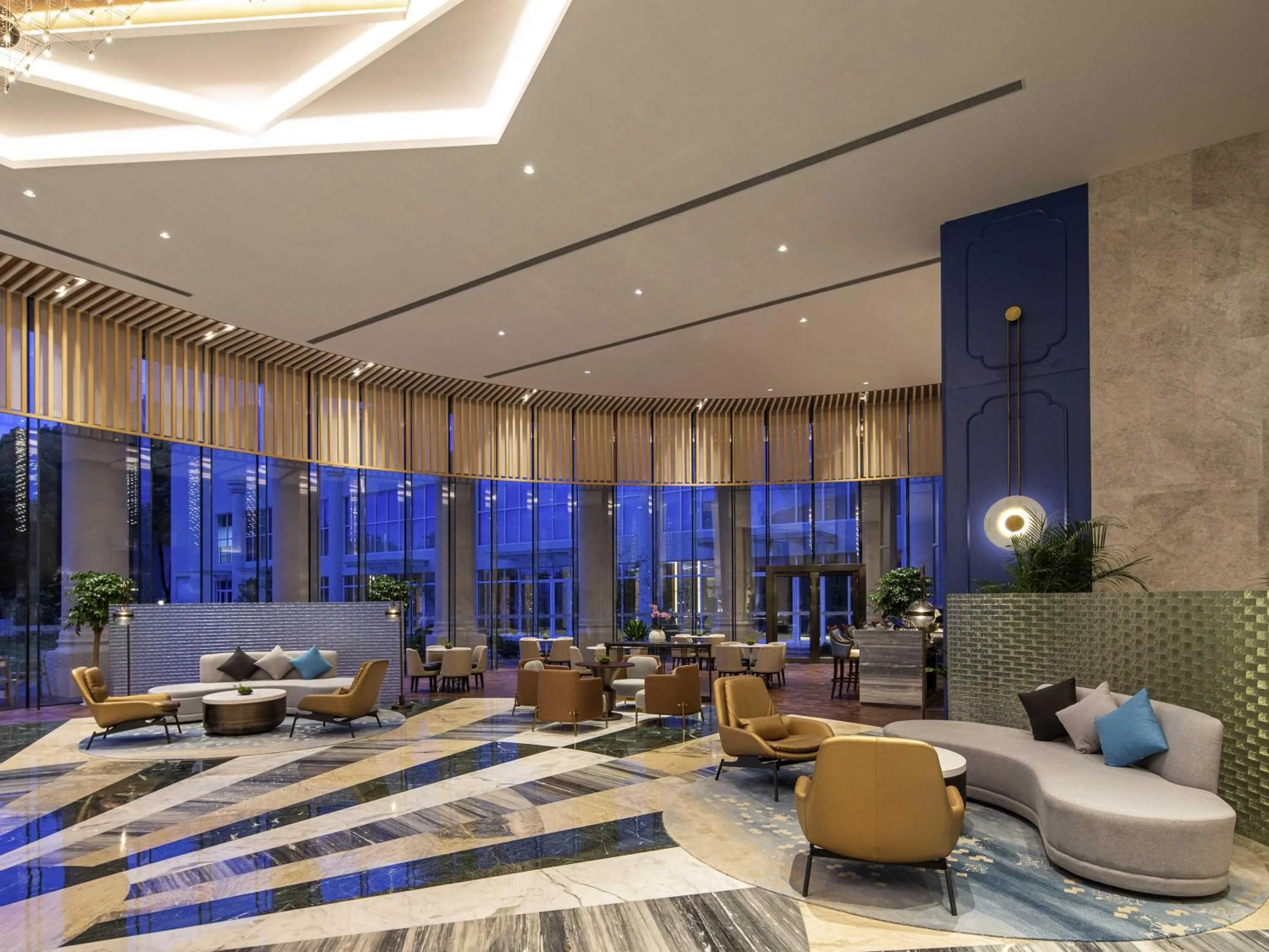 Lounge or bar in Swissôtel Hefei Grand Park