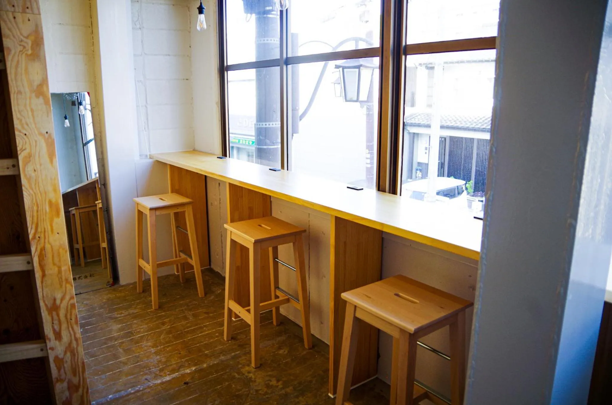 Travelers' house ROOTs