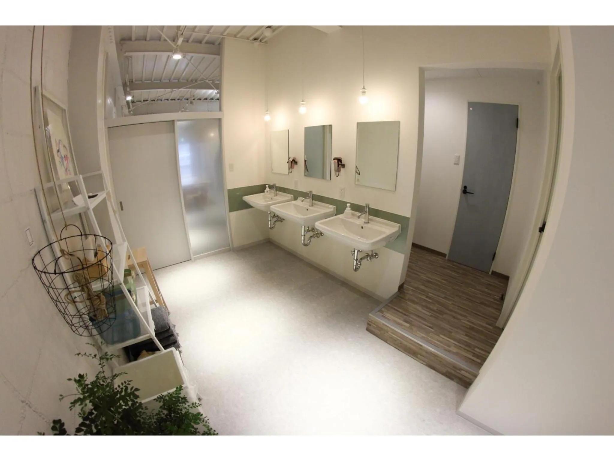 Bathroom in Travelers' house ROOTs