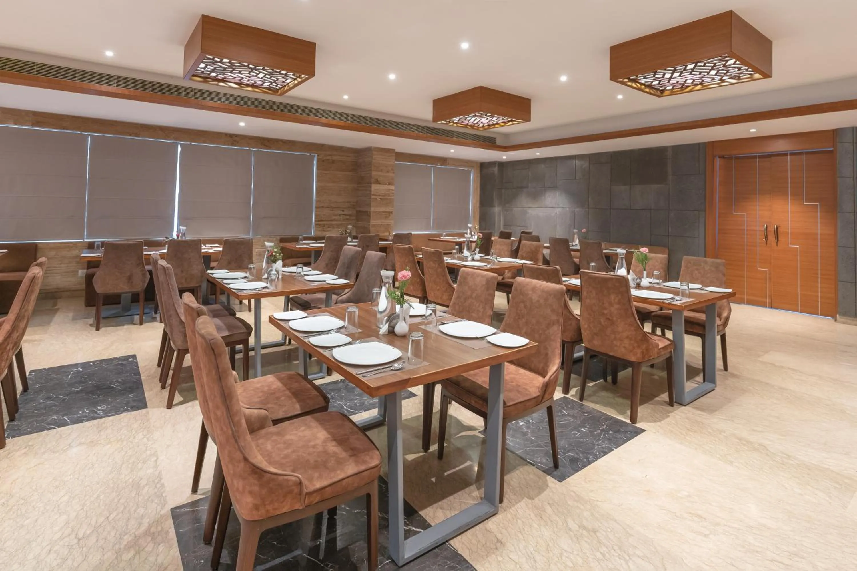 Restaurant/places to eat in Lords Inn Udaipur