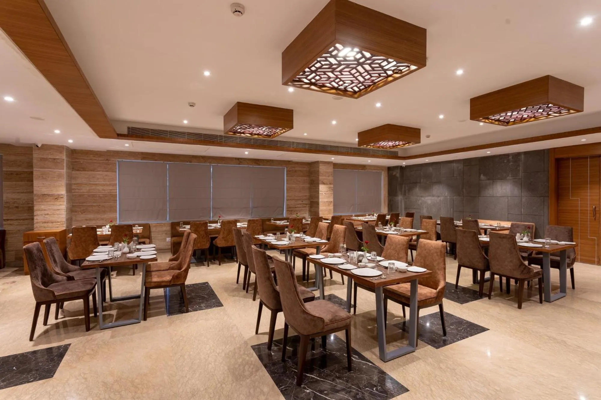 Restaurant/places to eat in Lords Inn Udaipur