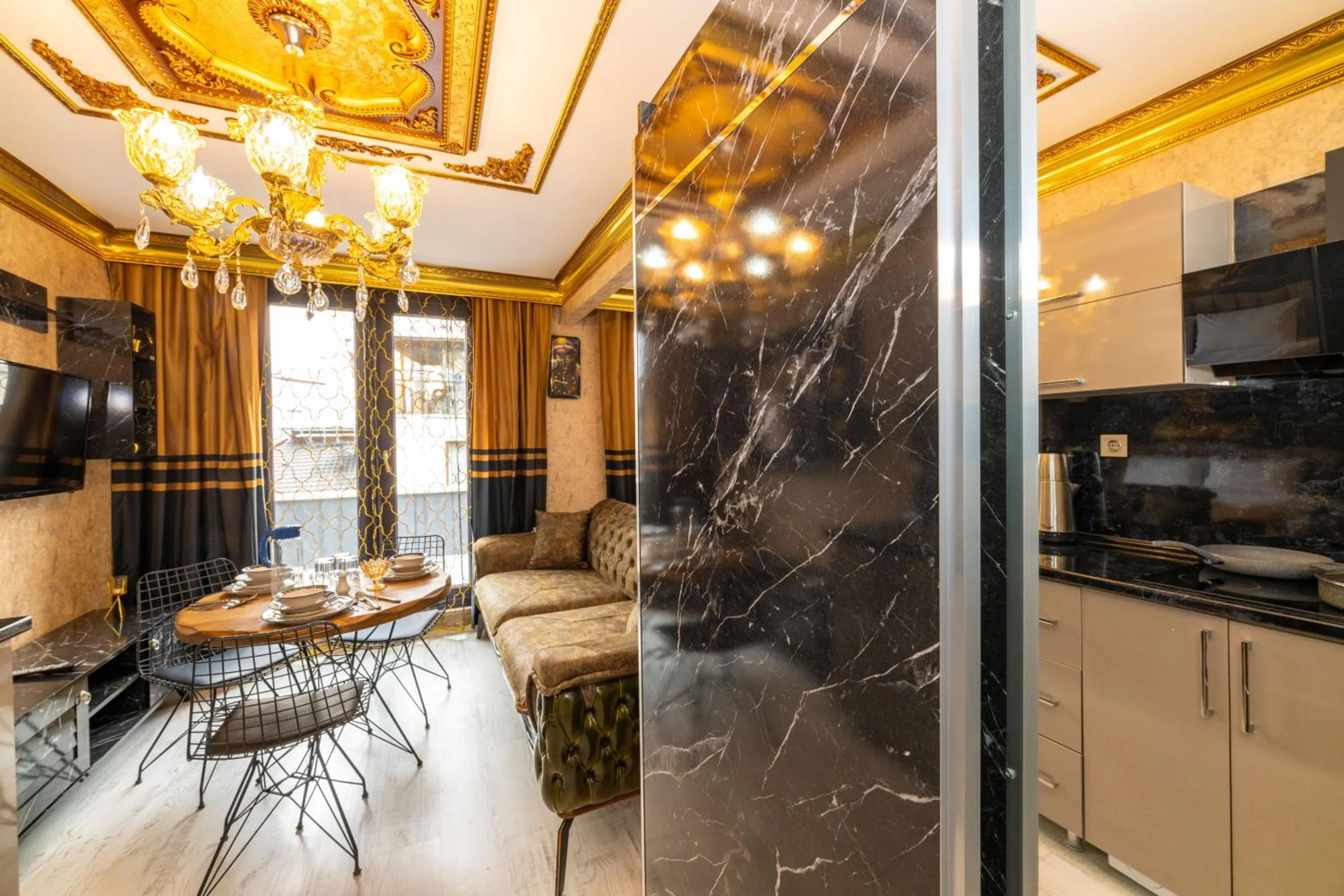 Dining area in Istanbul Taksim Residence Hotel By MESUT