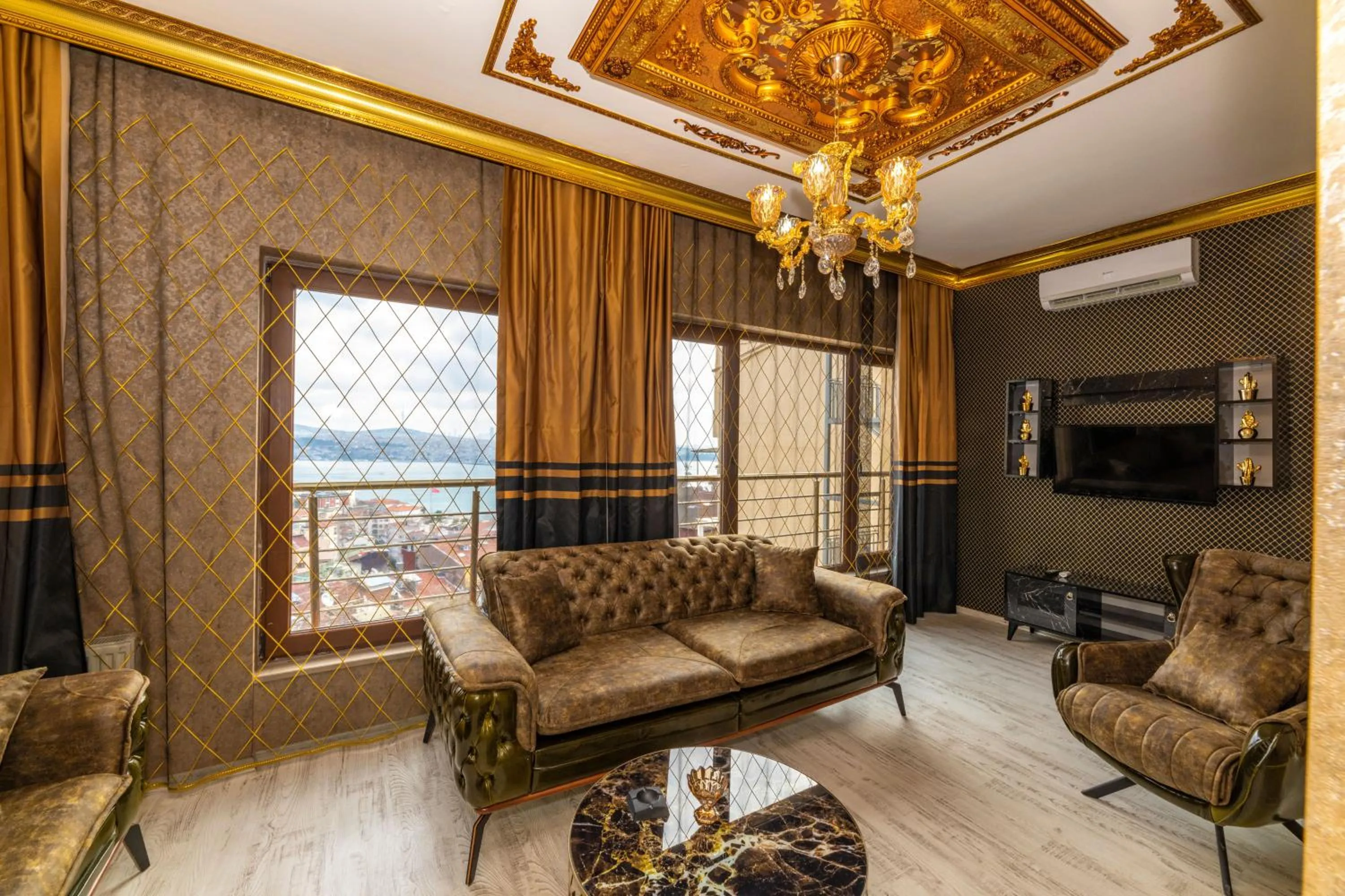 Kitchen or kitchenette in Istanbul Taksim Residence Hotel By MESUT