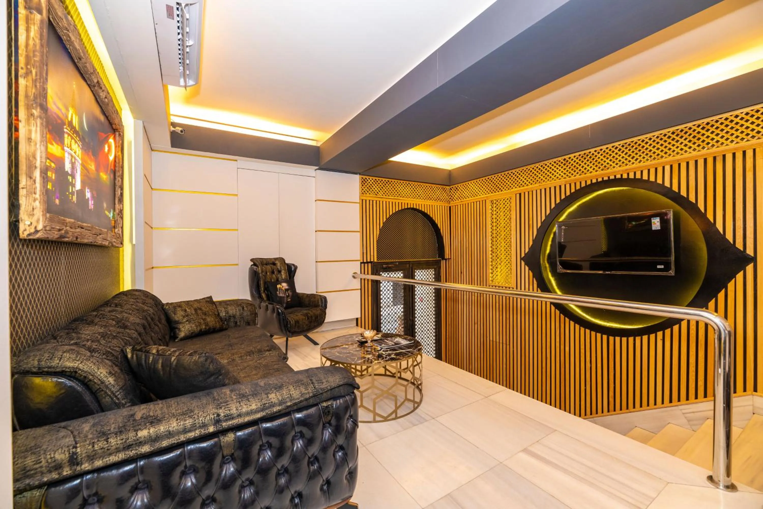 TV and multimedia in Istanbul Taksim Residence Hotel By MESUT