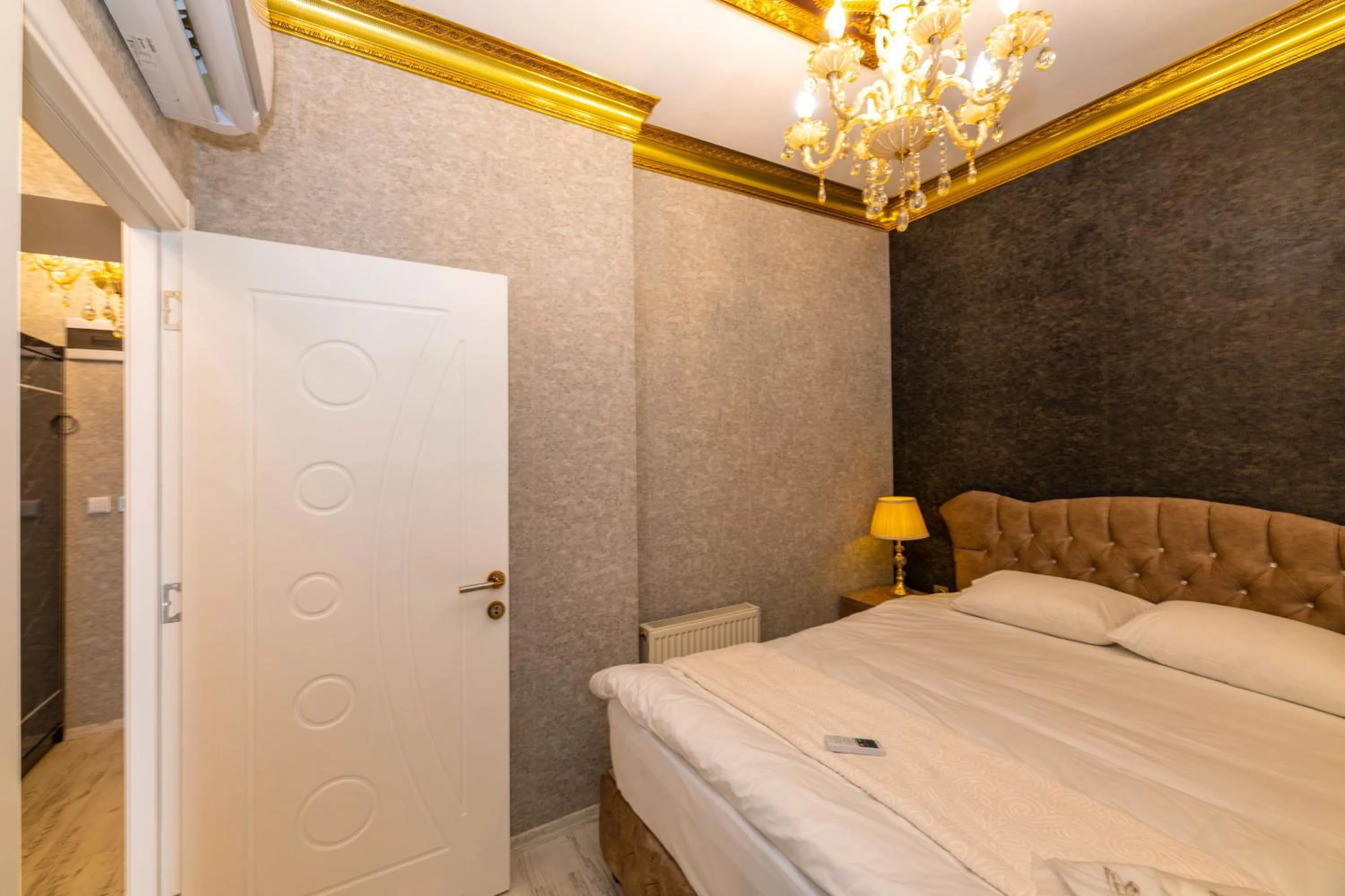 Bedroom, Bed in Istanbul Taksim Residence Hotel By MESUT