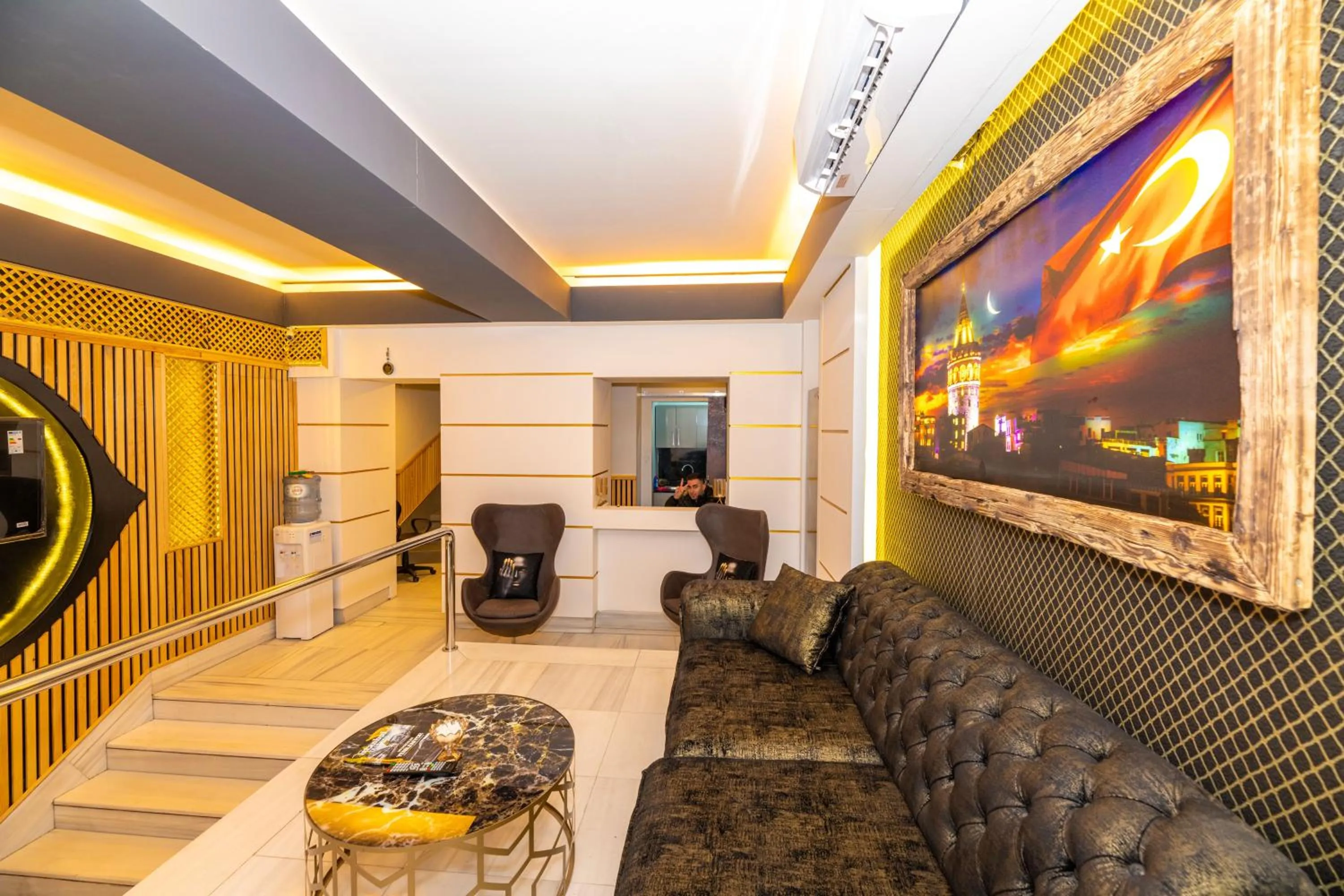 Lobby or reception in Istanbul Taksim Residence Hotel By MESUT