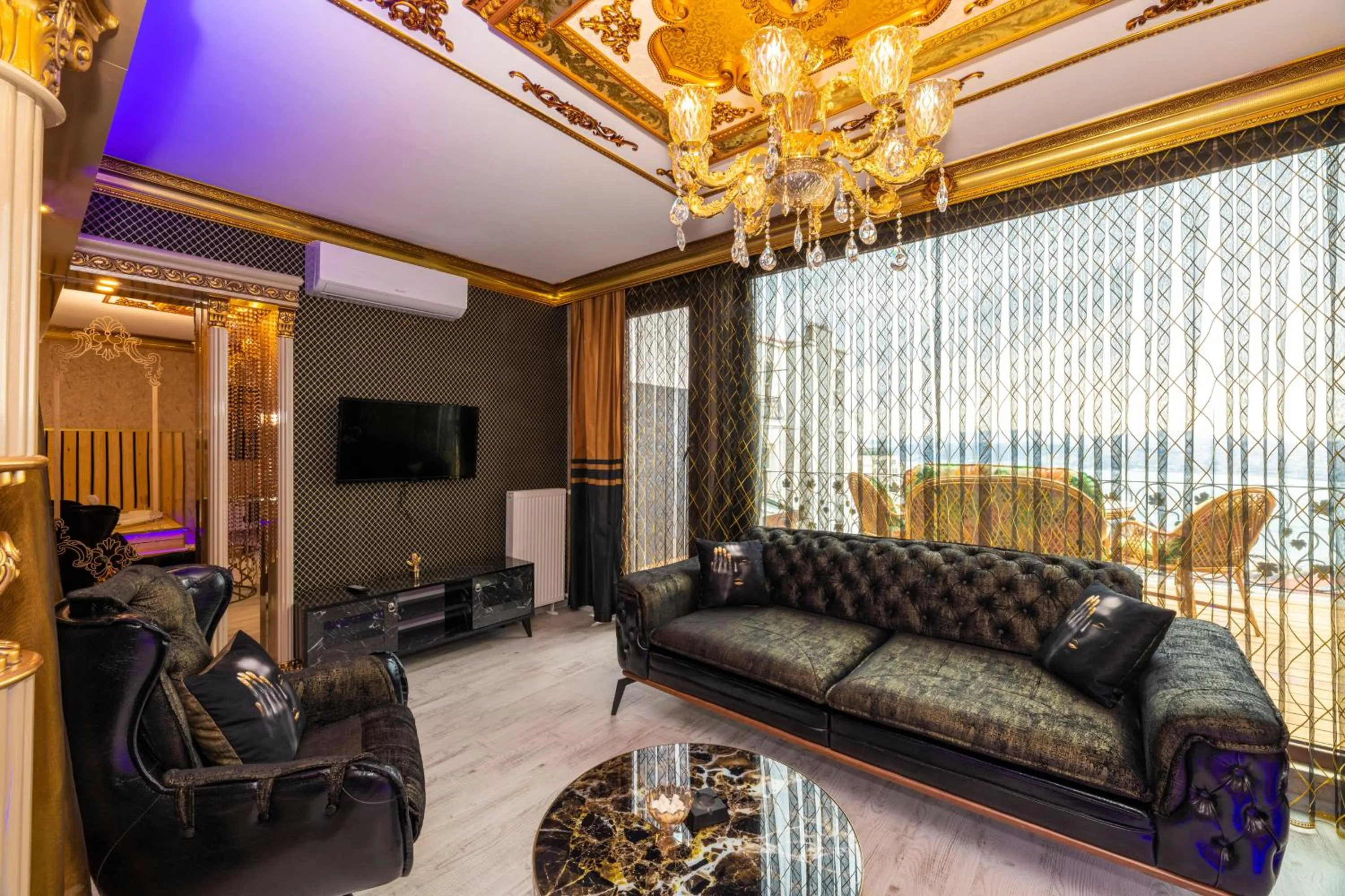 Seating area in Istanbul Taksim Residence Hotel By MESUT