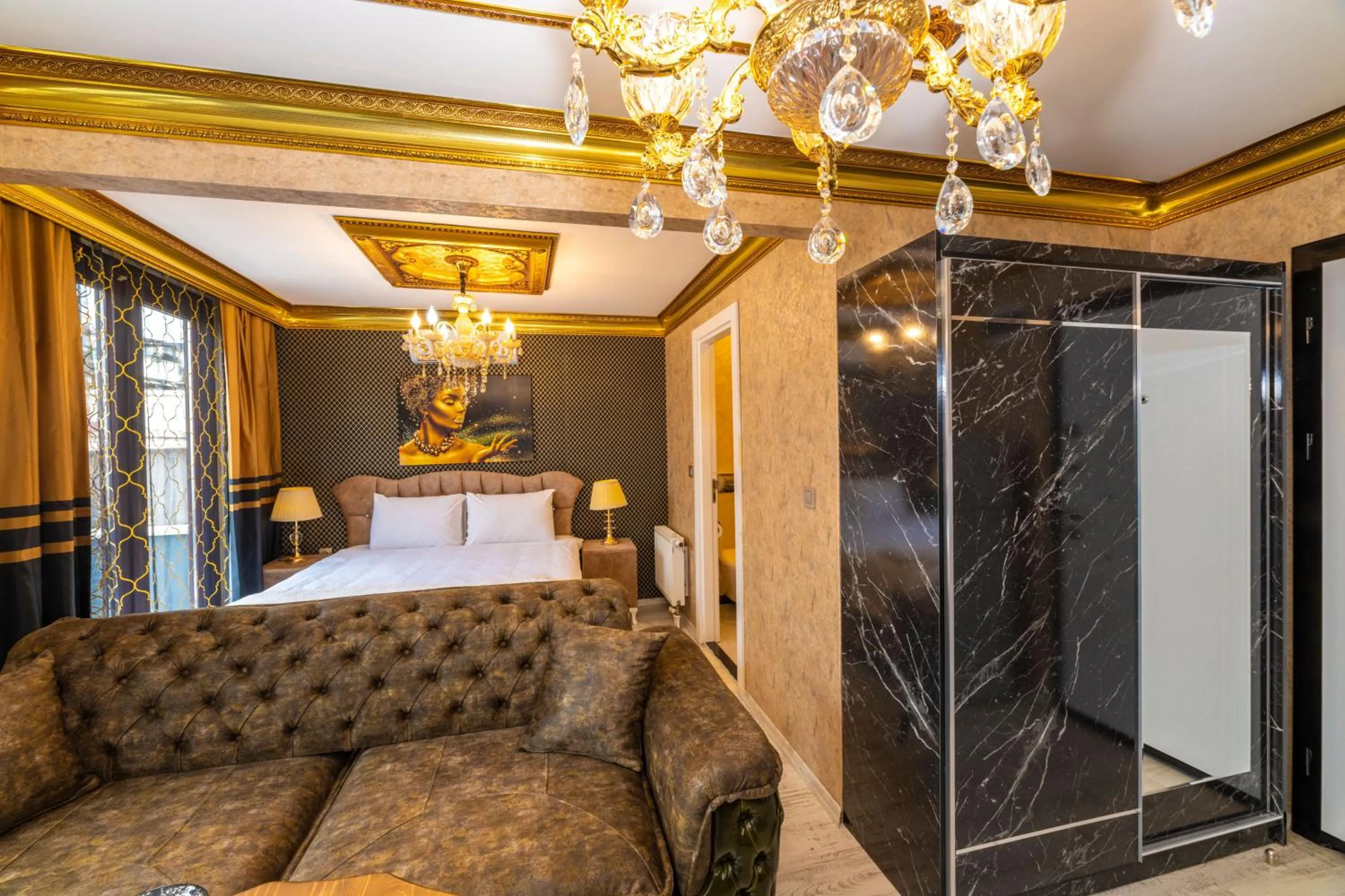 Photo of the whole room, Bed in Istanbul Taksim Residence Hotel By MESUT