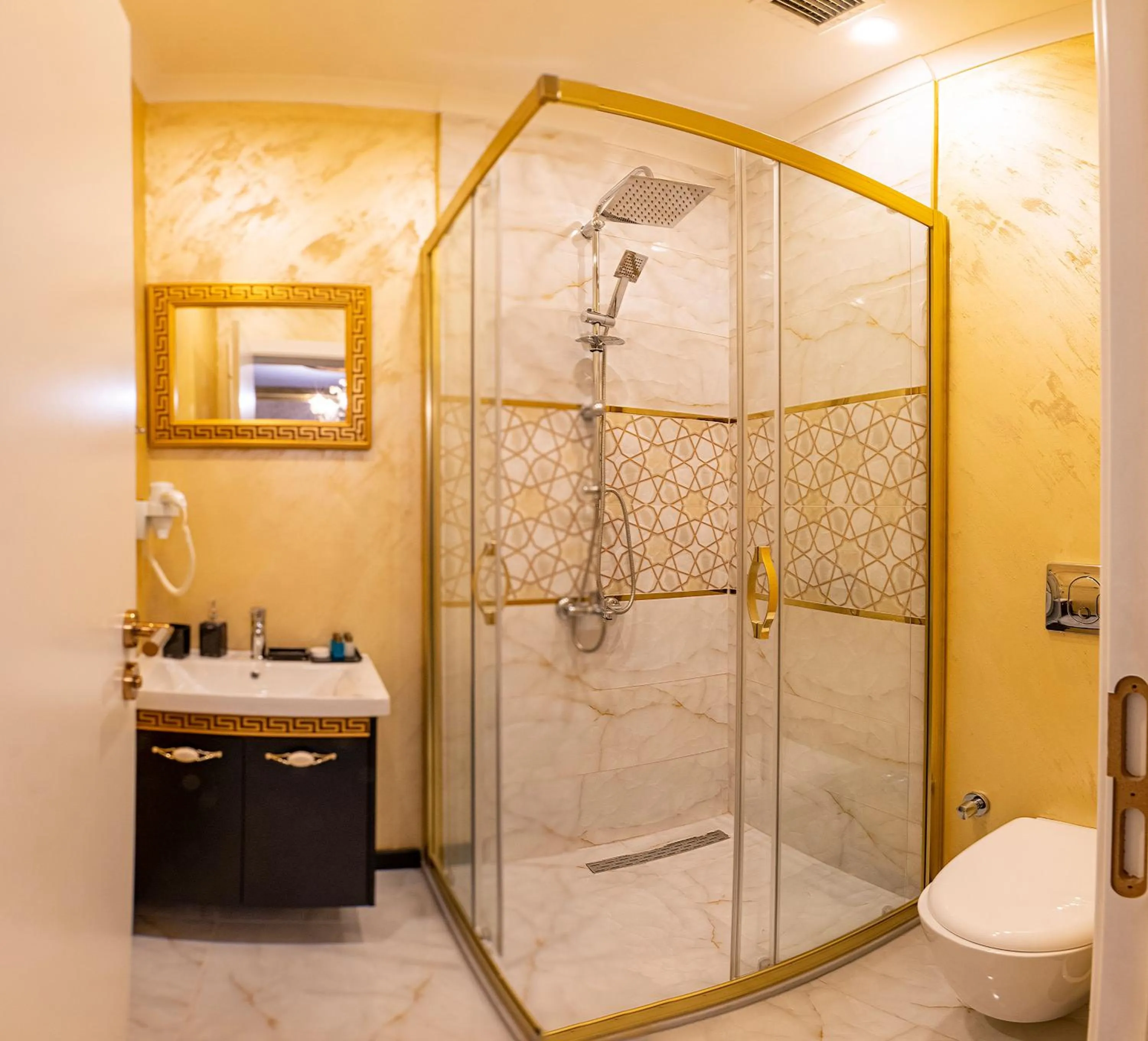 Shower in Istanbul Taksim Residence Hotel By MESUT